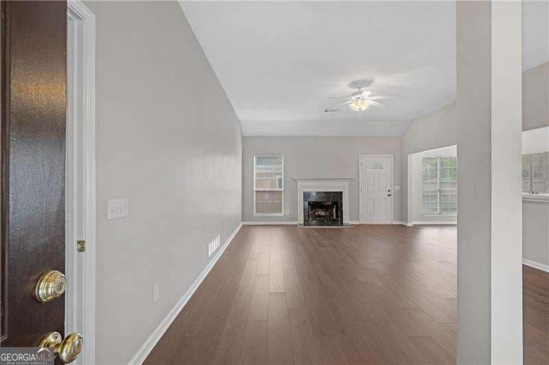 4 bedroom, 2 bathroom, 1,825 sq ft single family residence for rent at 6375 Seymour Place, Acworth, GA 30101 for $2,500 a month — photo 6