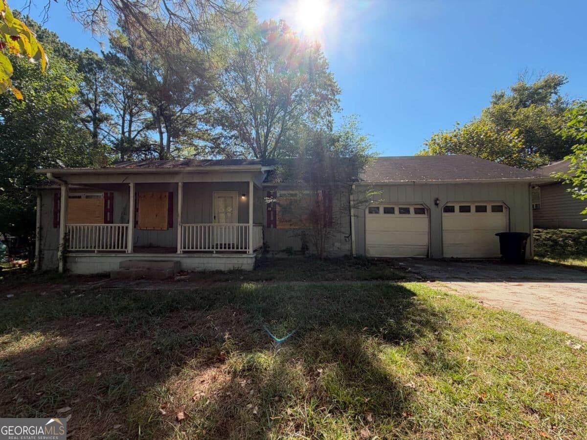 3 bedroom, 1 bathroom, 1,134 sq ft single family residence for sale at 26 Sioux Road, Cartersville, GA 30121 — photo 1 of 6
