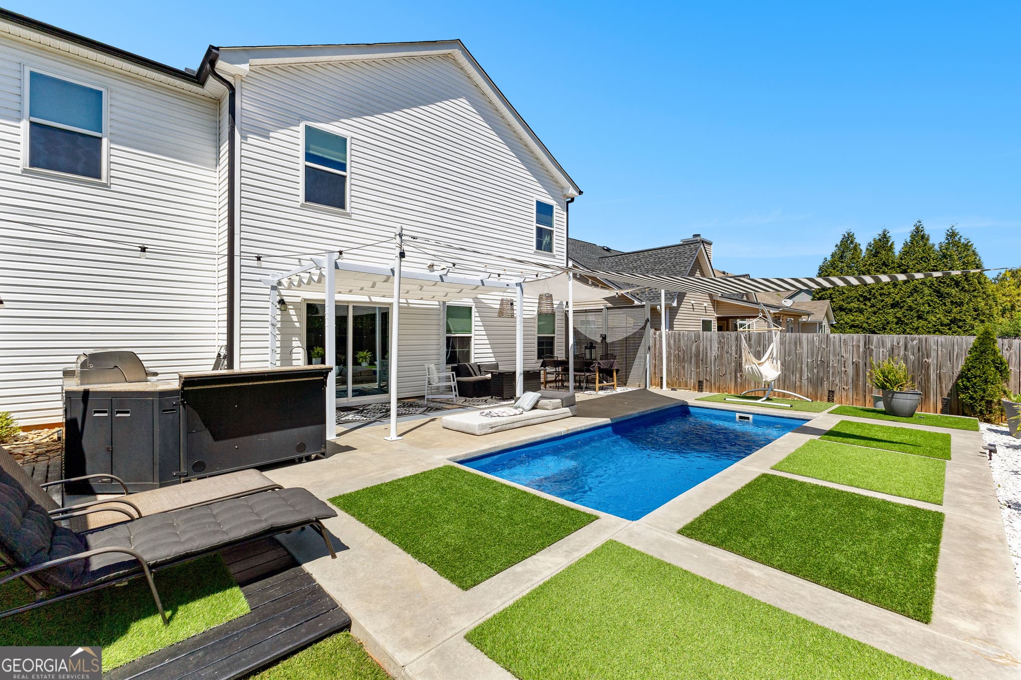 4 bedroom, 2.5 bathroom, 2,077 sq ft single family residence sold at 65 Hill Top Circle, Grantville, GA 30220