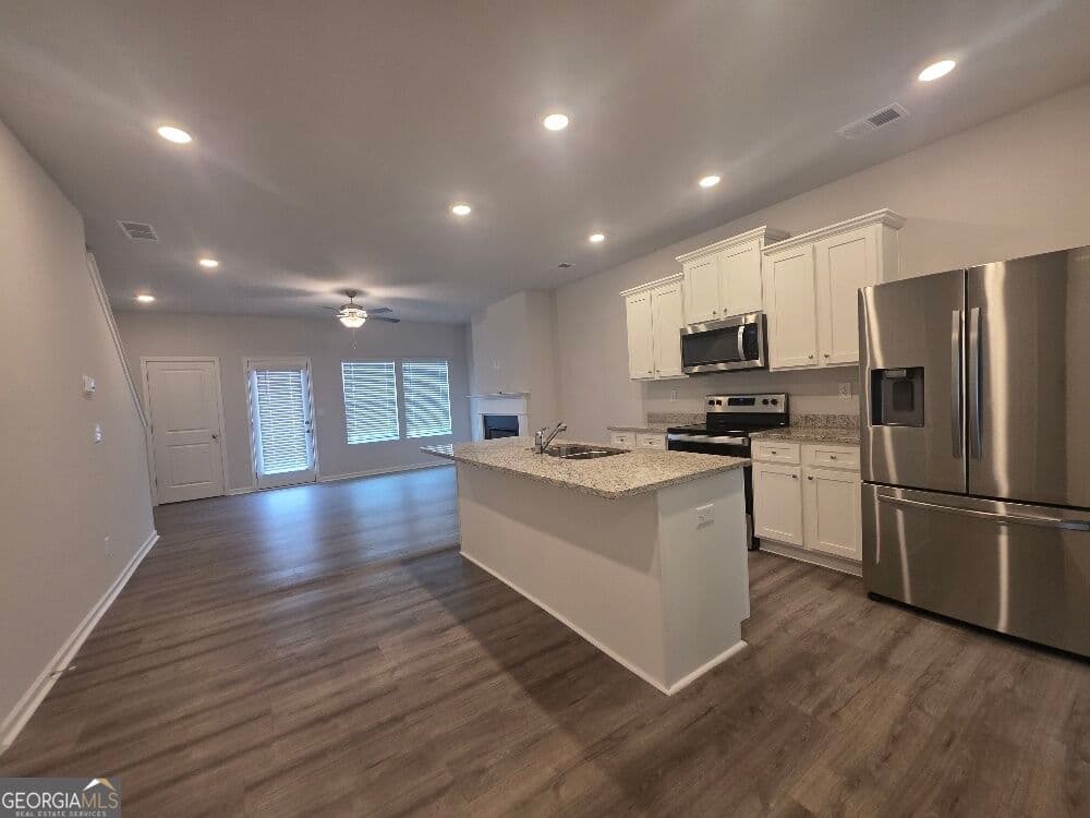 3 bedroom, 2.5 bathroom, 1,500 sq ft townhouse for sale at 4353 Smithgall Court 62, Union City, GA 30291 — photo 6