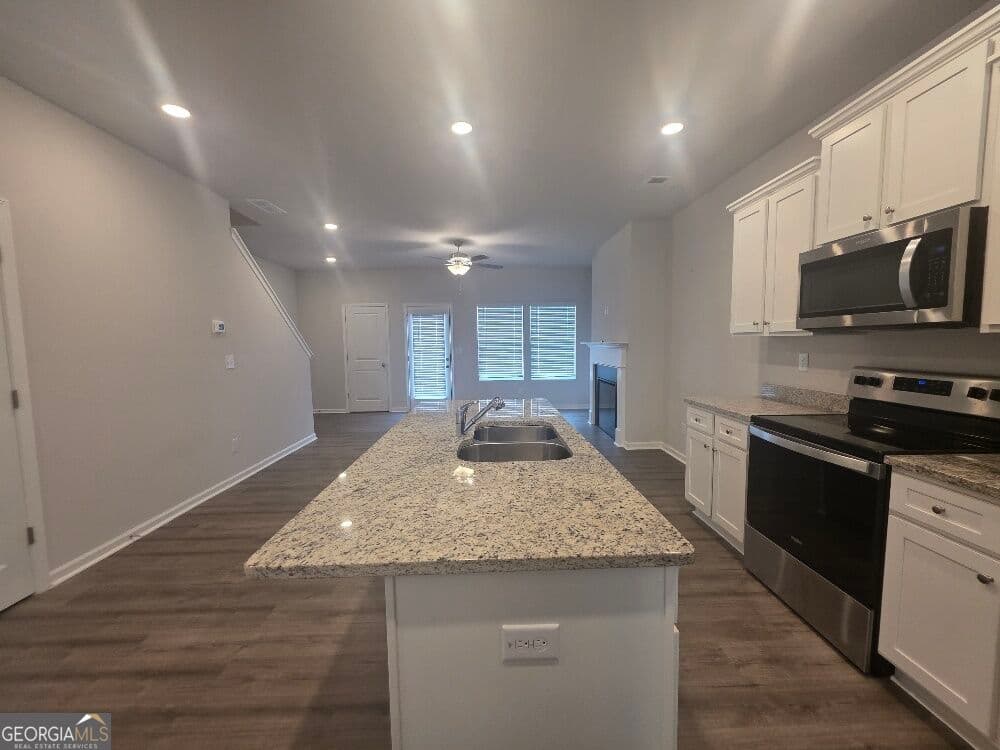 3 bedroom, 2.5 bathroom, 1,500 sq ft townhouse for sale at 4353 Smithgall Court 62, Union City, GA 30291 — photo 7