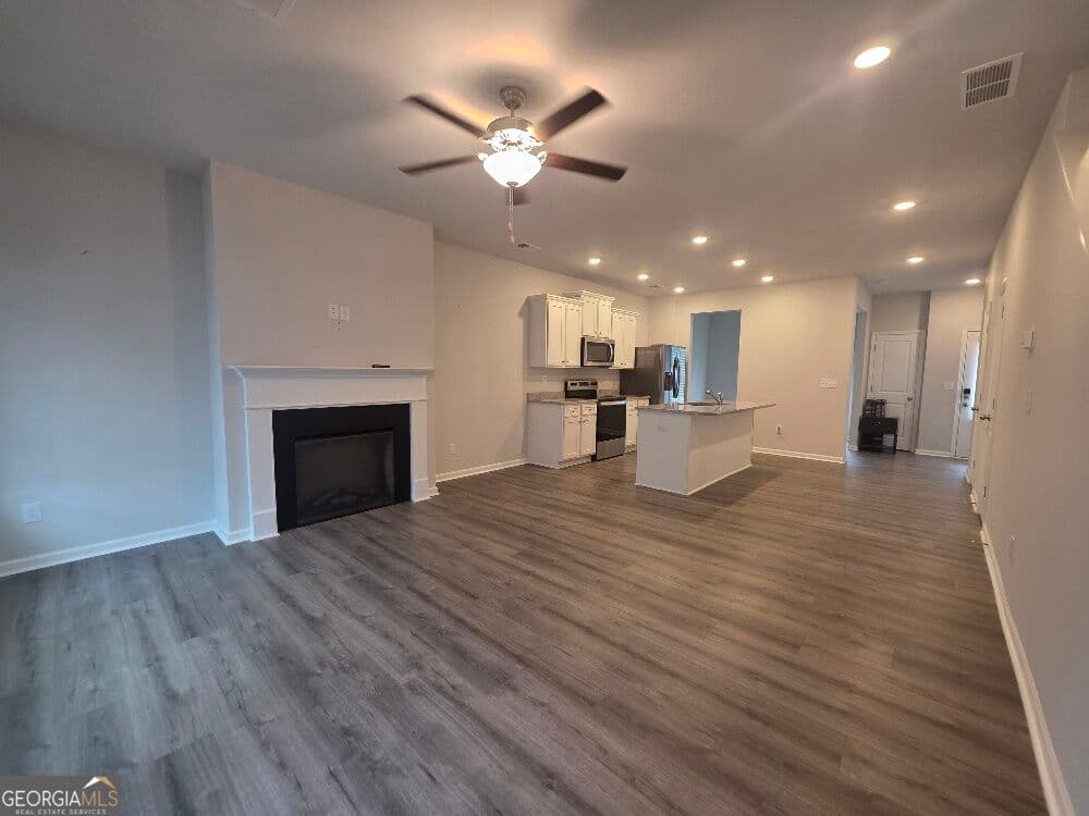 3 bedroom, 2.5 bathroom, 1,500 sq ft townhouse for sale at 4353 Smithgall Court 62, Union City, GA 30291 — photo 4