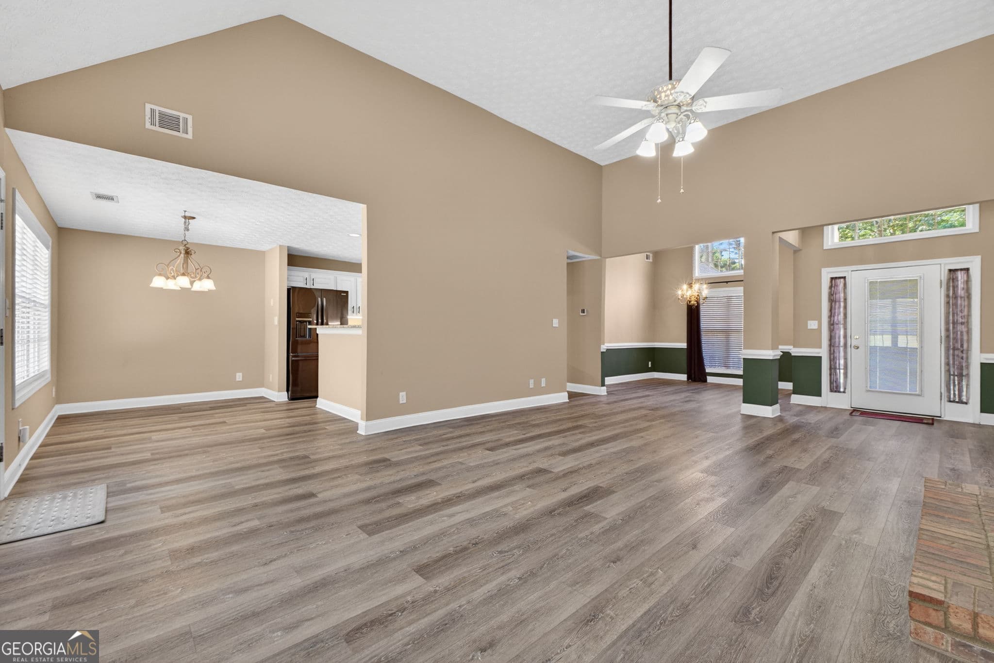 4 bedroom, 3.5 bathroom, 2,600 sq ft single family residence for sale at 1625 Lake Dow Road, Mcdonough, GA 30252 — photo 2