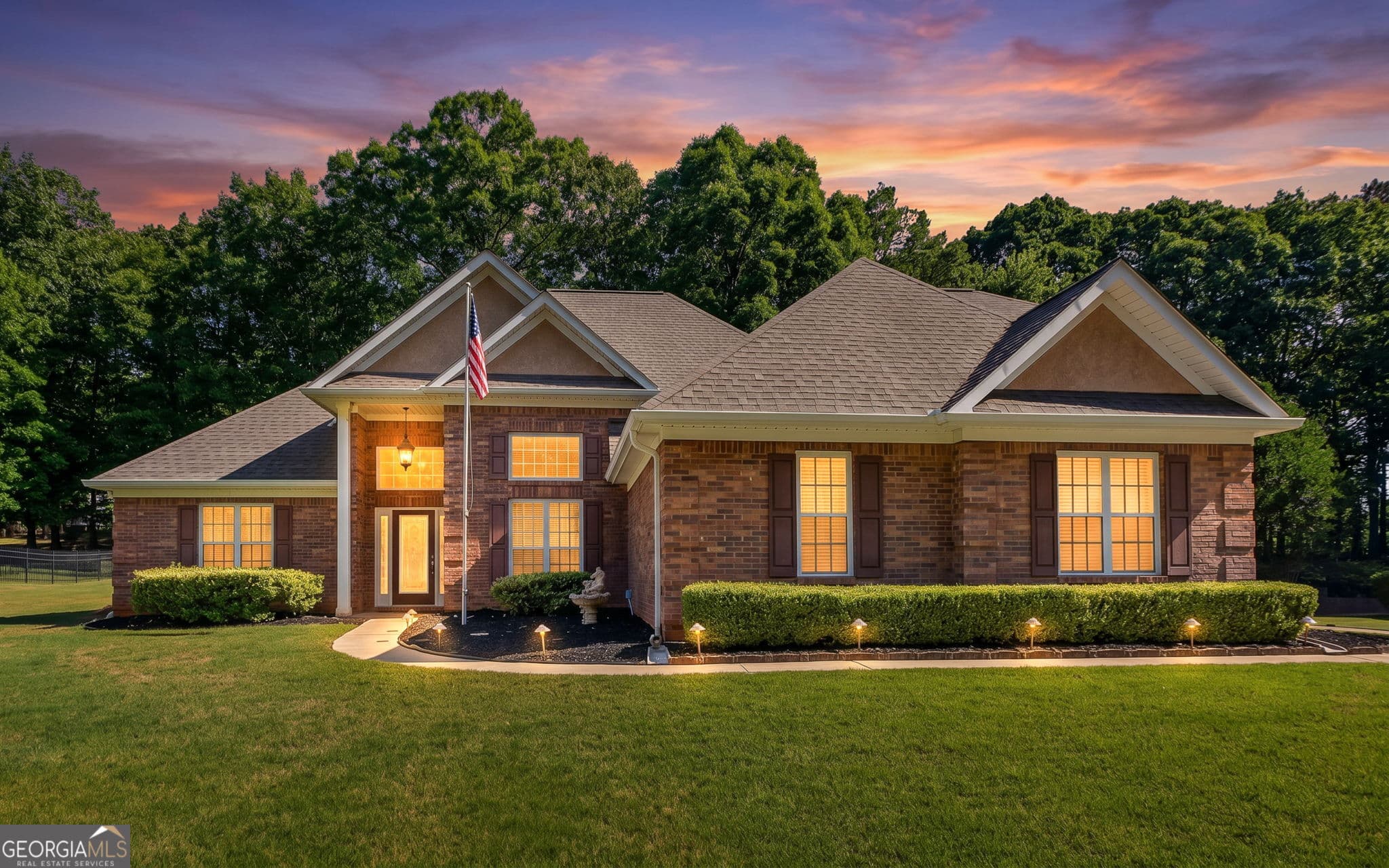 4 bedroom, 3.5 bathroom, 2,600 sq ft single family residence for sale at 1625 Lake Dow Road, Mcdonough, GA 30252 — photo 1 of 50