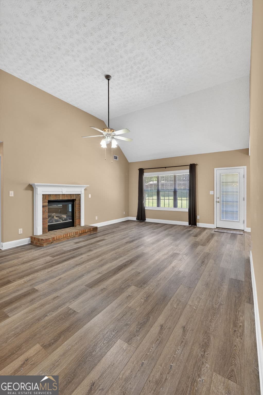 4 bedroom, 3.5 bathroom, 2,600 sq ft single family residence for sale at 1625 Lake Dow Road, Mcdonough, GA 30252 — photo 9
