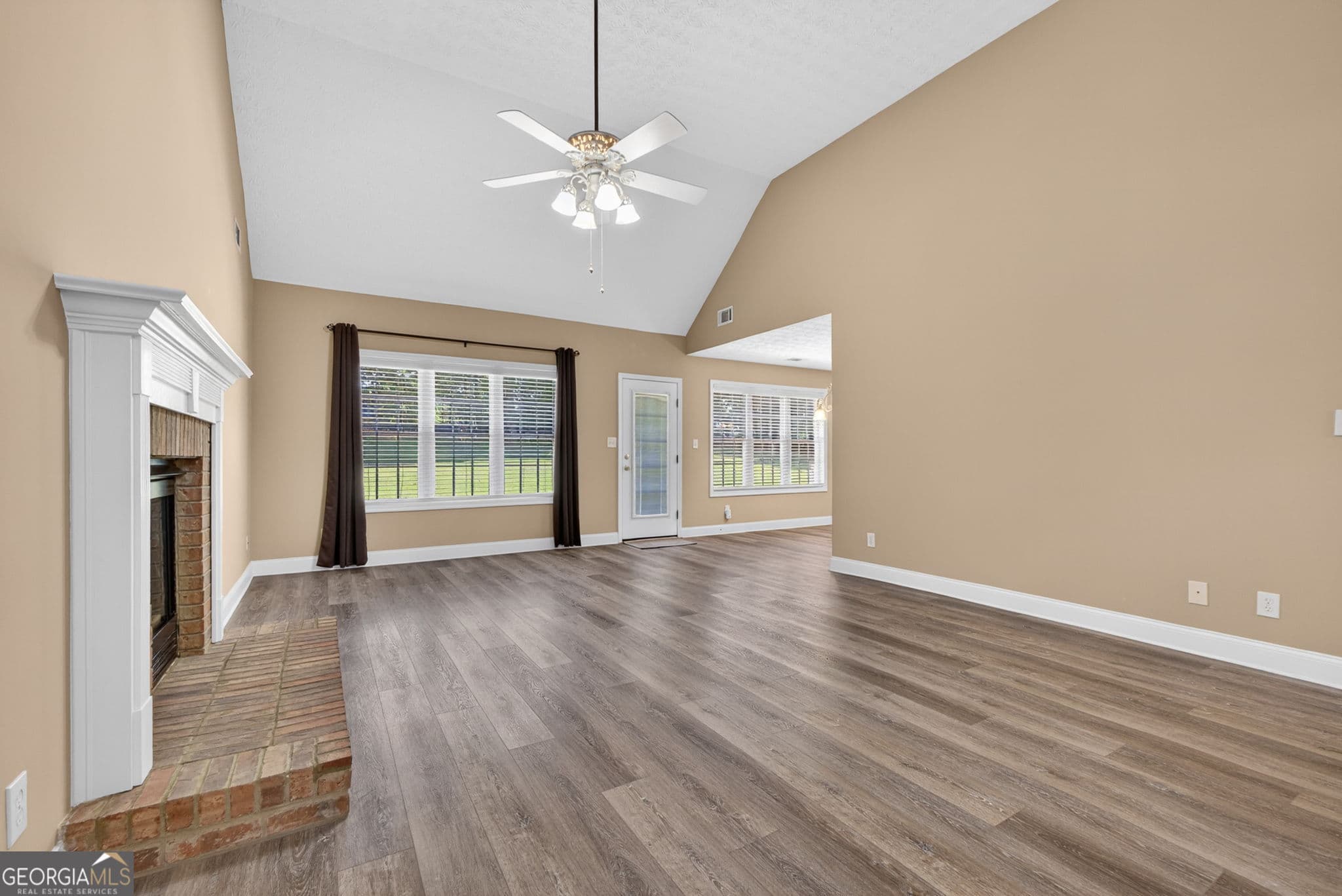 4 bedroom, 3.5 bathroom, 2,600 sq ft single family residence for sale at 1625 Lake Dow Road, Mcdonough, GA 30252 — photo 8