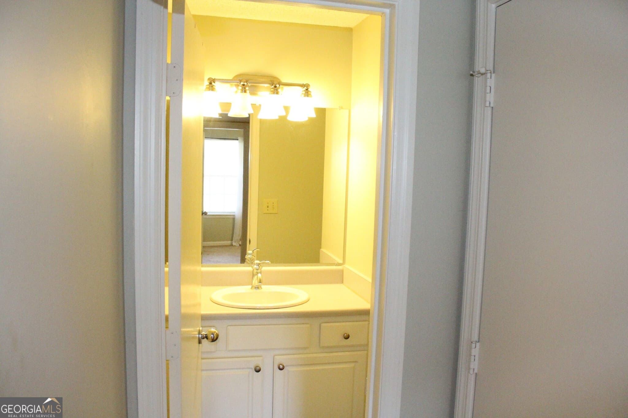 1 bedroom, 1 bathroom condominium for rent at 2037 Chastain Park Court, Atlanta, GA 30342 for $1,679 a month — photo 6