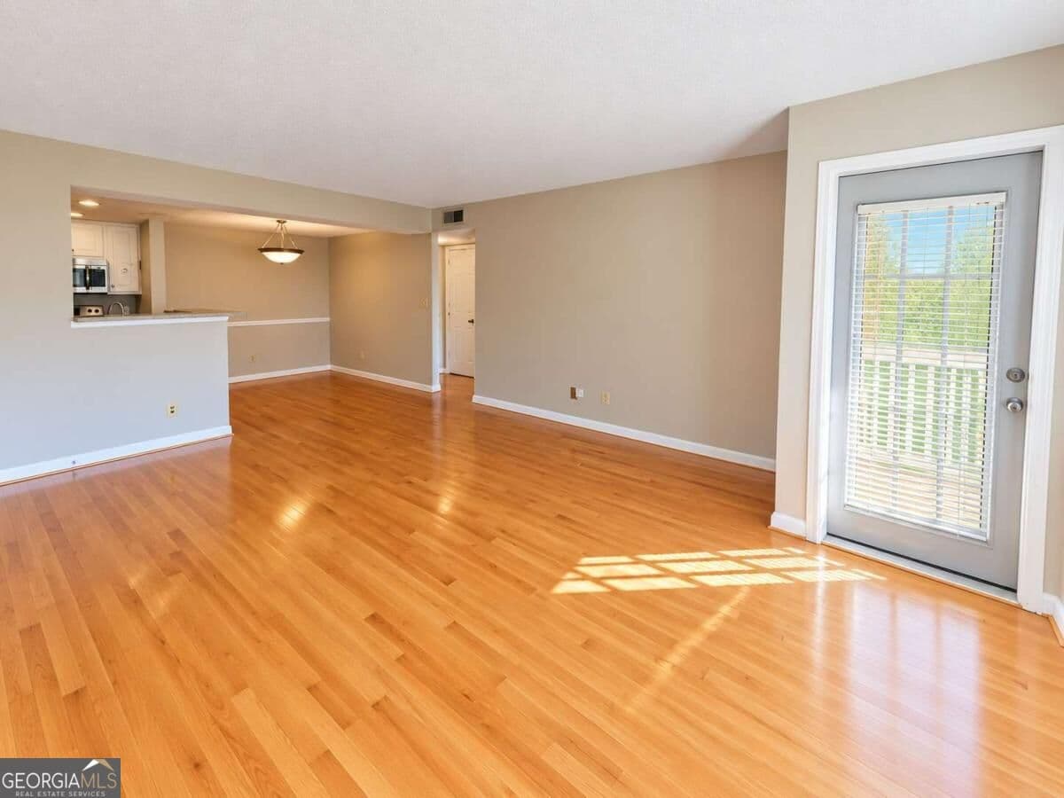 1 bedroom, 1 bathroom condominium for rent at 2037 Chastain Park Court, Atlanta, GA 30342 for $1,679 a month — photo 1 of 9