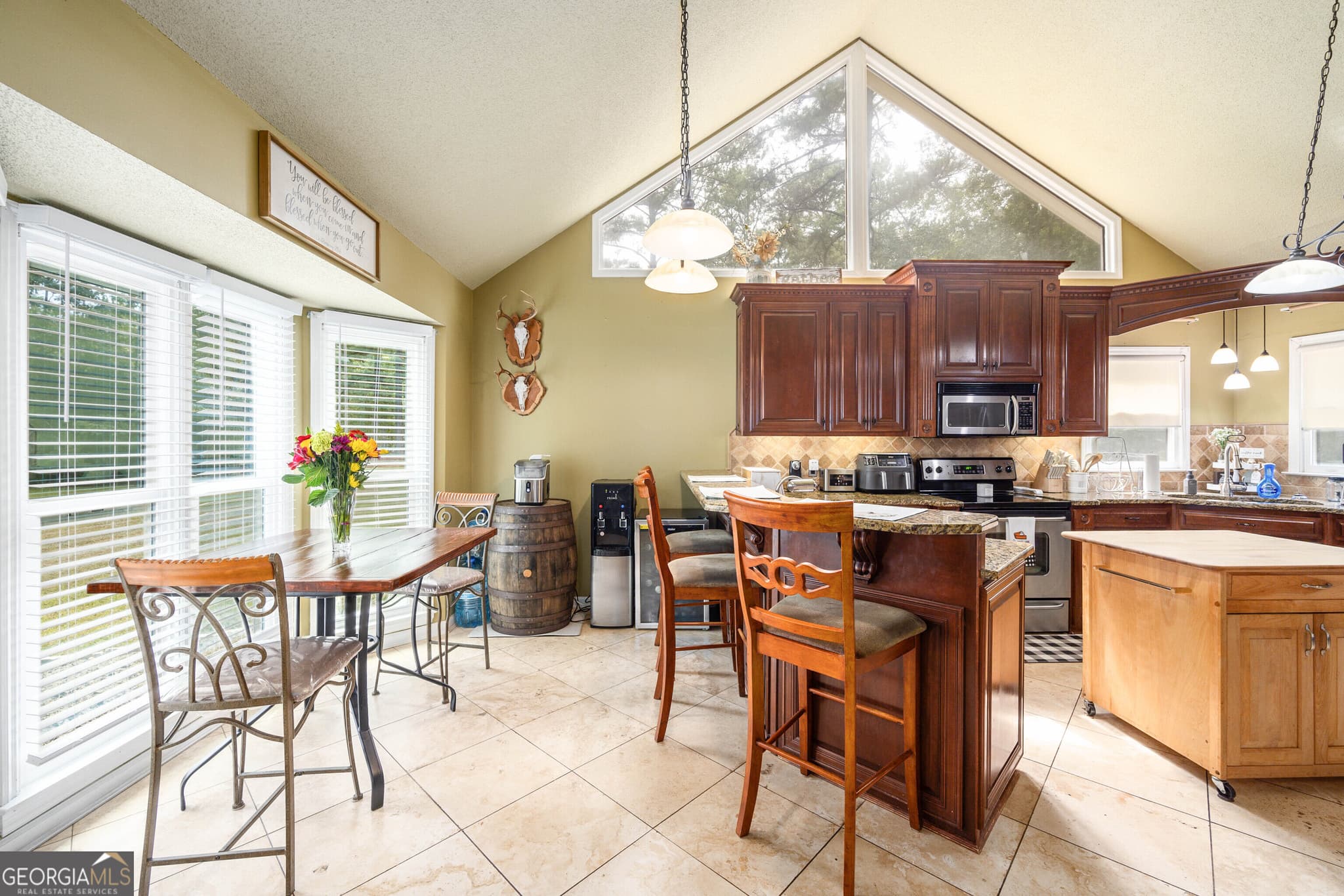 3 bedroom, 2 bathroom, 2,097 sq ft single family residence for sale at 183 Hickory Nut Hollow, Box Springs, GA 31801 — photo 4