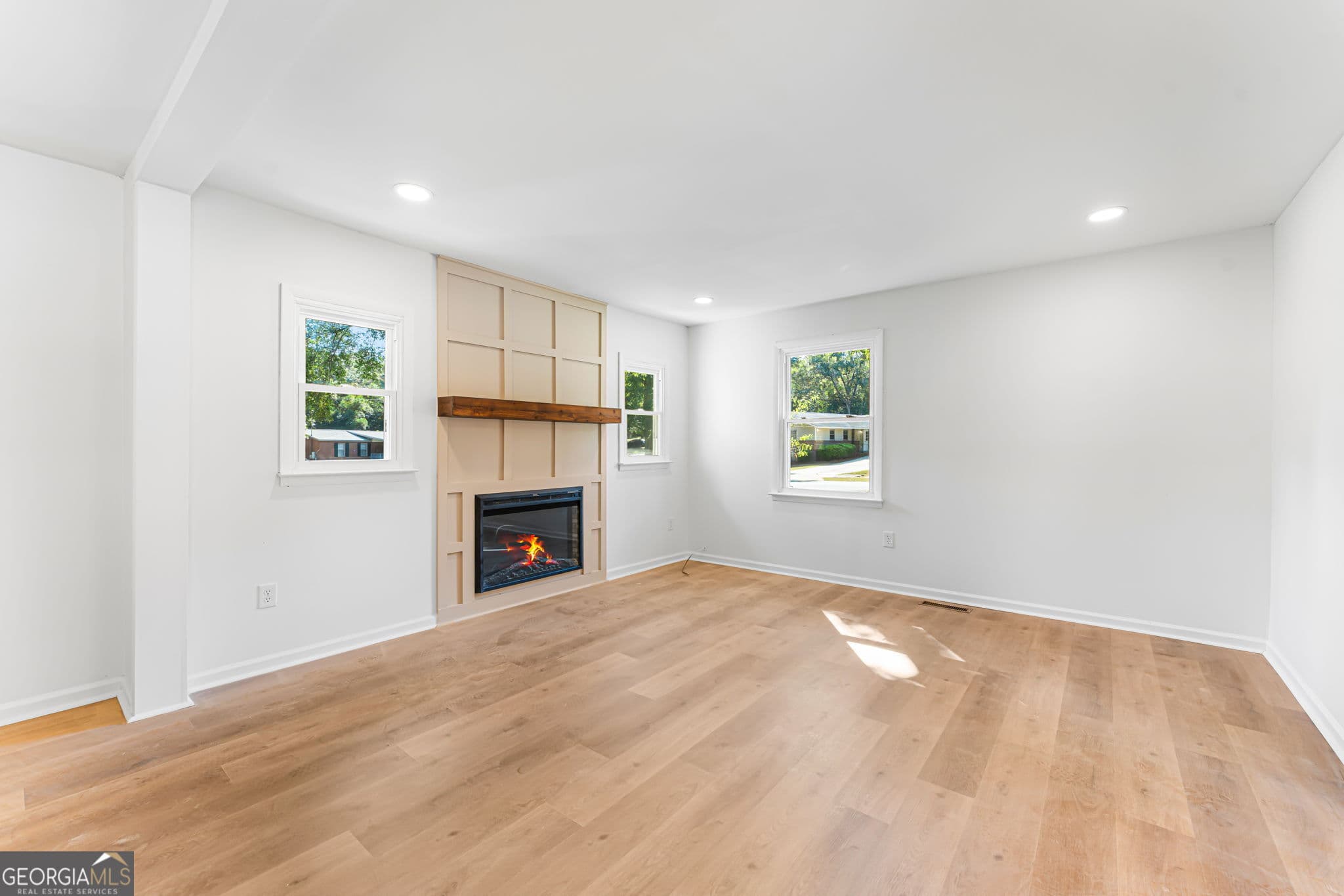 3 bedroom, 2 bathroom, 1,456 sq ft single family residence under contract at 205 Bassett Street, Centerville, GA 31028 — photo 4