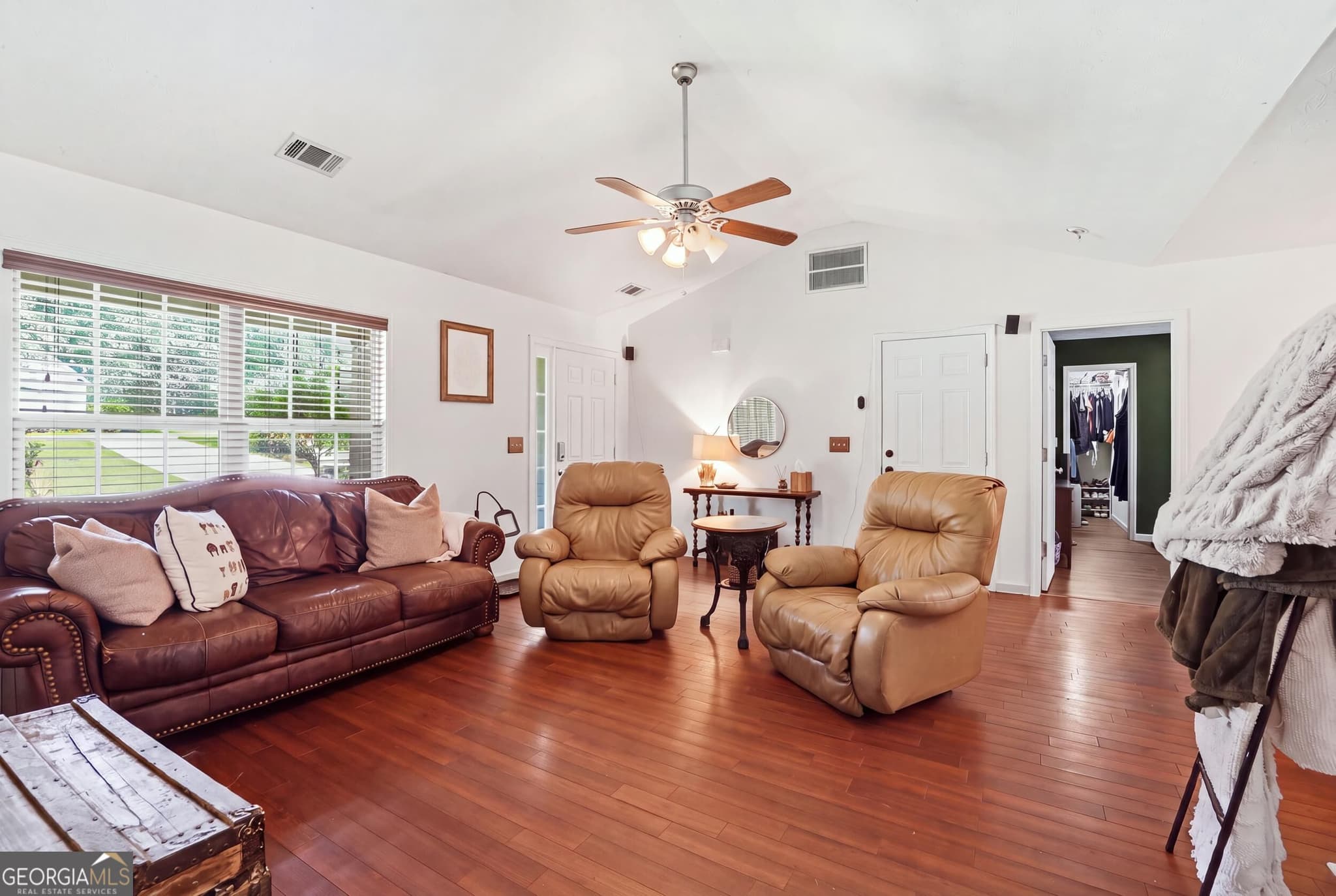 3 bedroom, 2 bathroom, 1,207 sq ft single family residence for sale at 10 Strickland Way, Lavonia, GA 30553 — photo 2