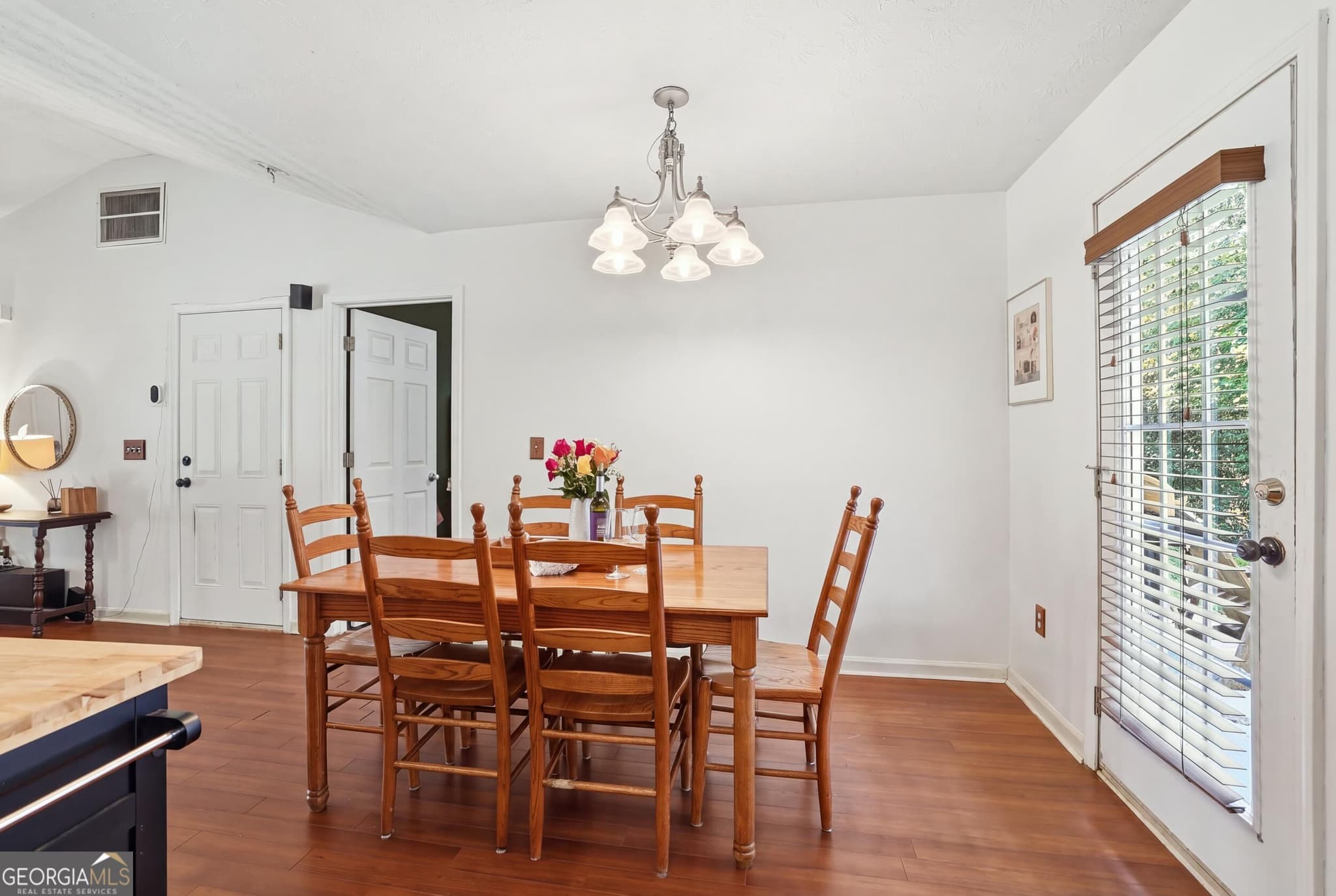 3 bedroom, 2 bathroom, 1,207 sq ft single family residence for sale at 10 Strickland Way, Lavonia, GA 30553 — photo 7
