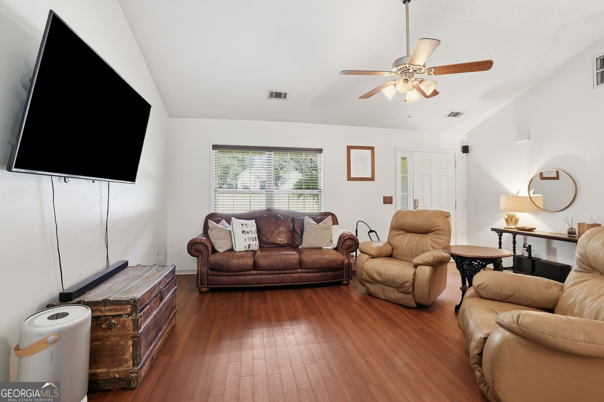 3 bedroom, 2 bathroom, 1,207 sq ft single family residence for sale at 10 Strickland Way, Lavonia, GA 30553 — photo 3