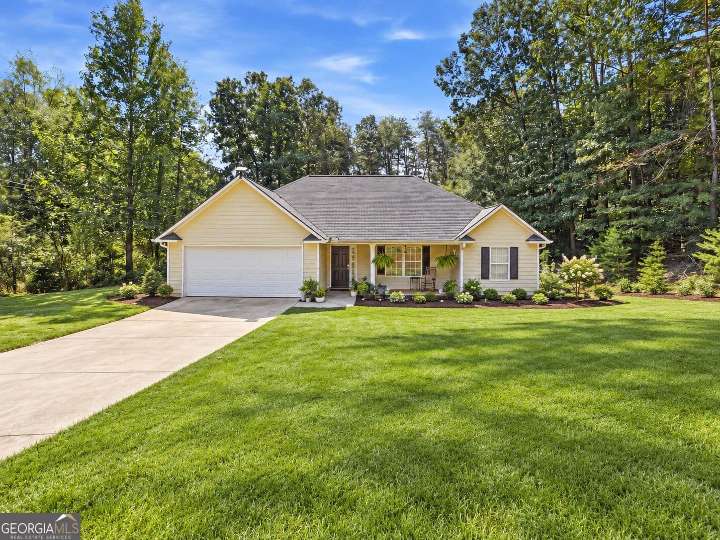 3 bedroom, 2 bathroom, 1,207 sq ft single family residence for sale at 10 Strickland Way, Lavonia, GA 30553