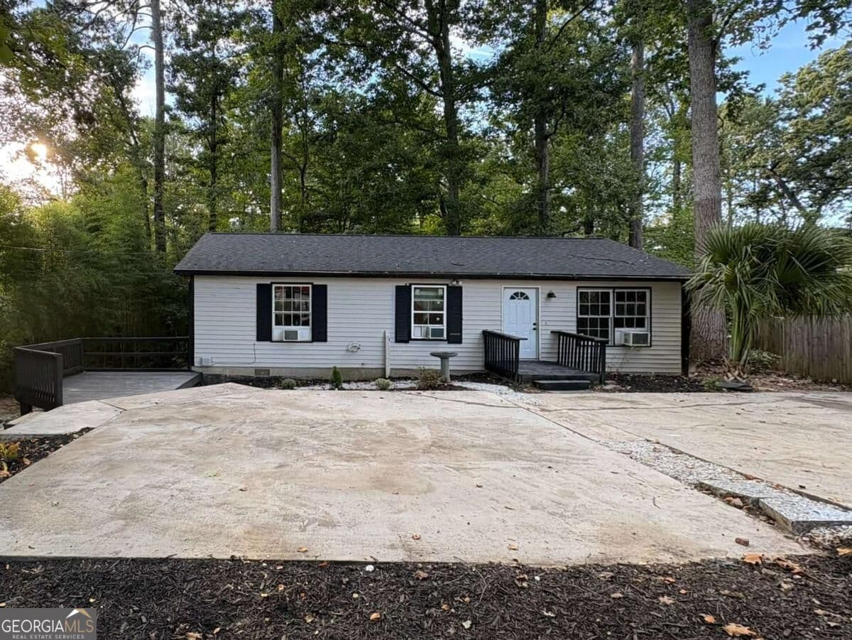 3 bedroom, 1.5 bathroom, 1,008 sq ft single family residence for sale at 6543 Sage Street, Doraville, GA 30340 — photo 1 of 21