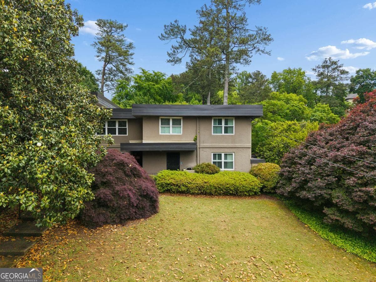 2 bedroom, 1.5 bathroom, 1,168 sq ft condominium sold at 271 Lakemoore Drive C, Atlanta, GA 30342