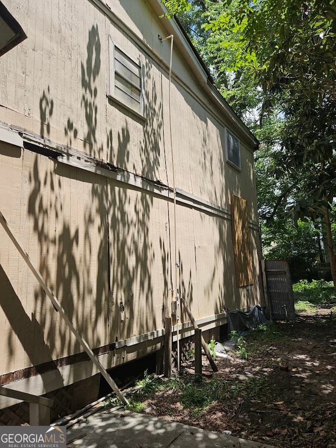 4 bedroom, 2 bathroom, 1,728 sq ft single family residence for sale at 2118 Harden Street, Savannah, GA 31415 — photo 8