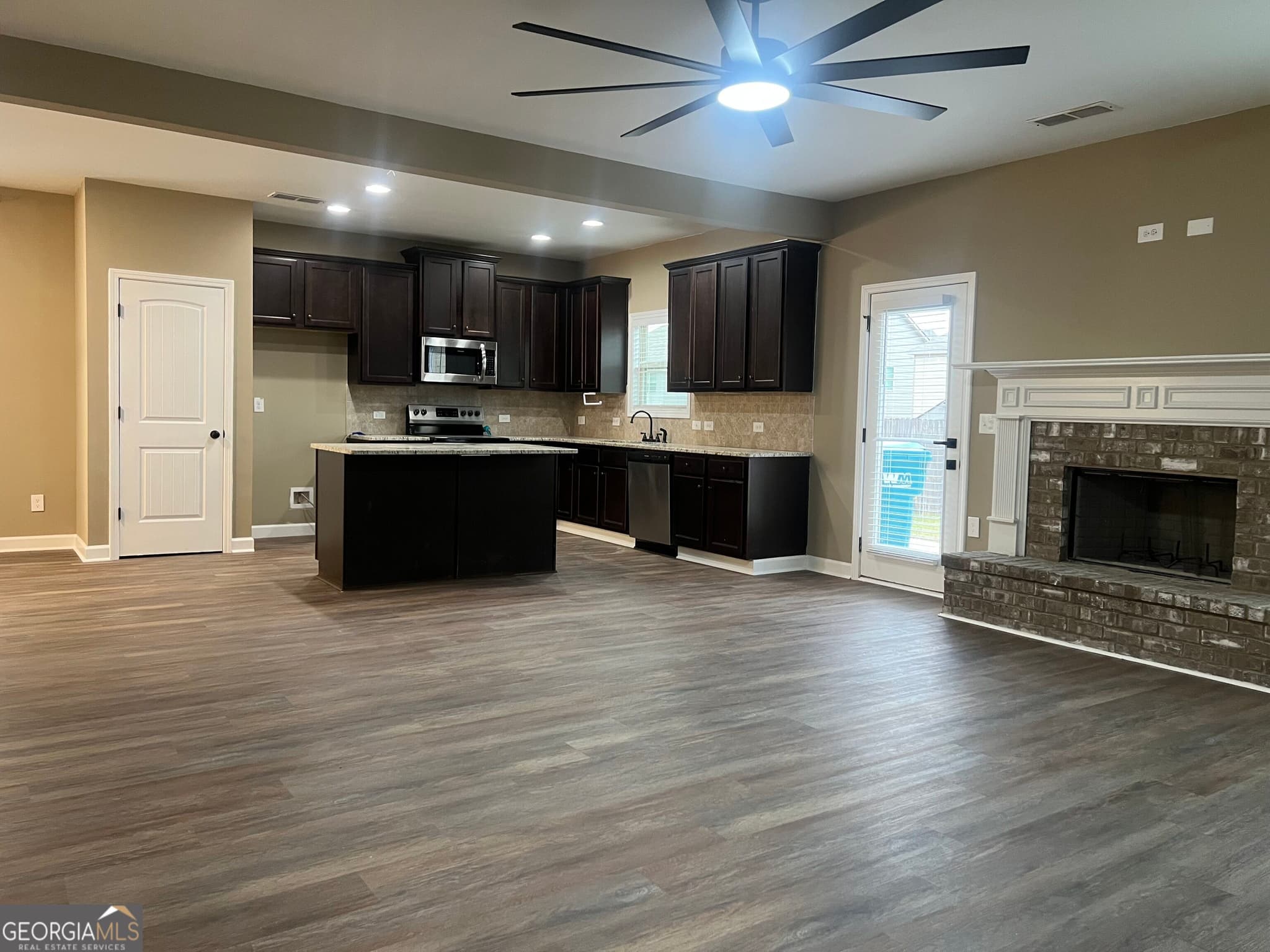 5 bedroom, 3 bathroom, 2,607 sq ft single family residence for sale at 6034 Prodigy Lane, Locust Grove, GA 30248 — photo 7