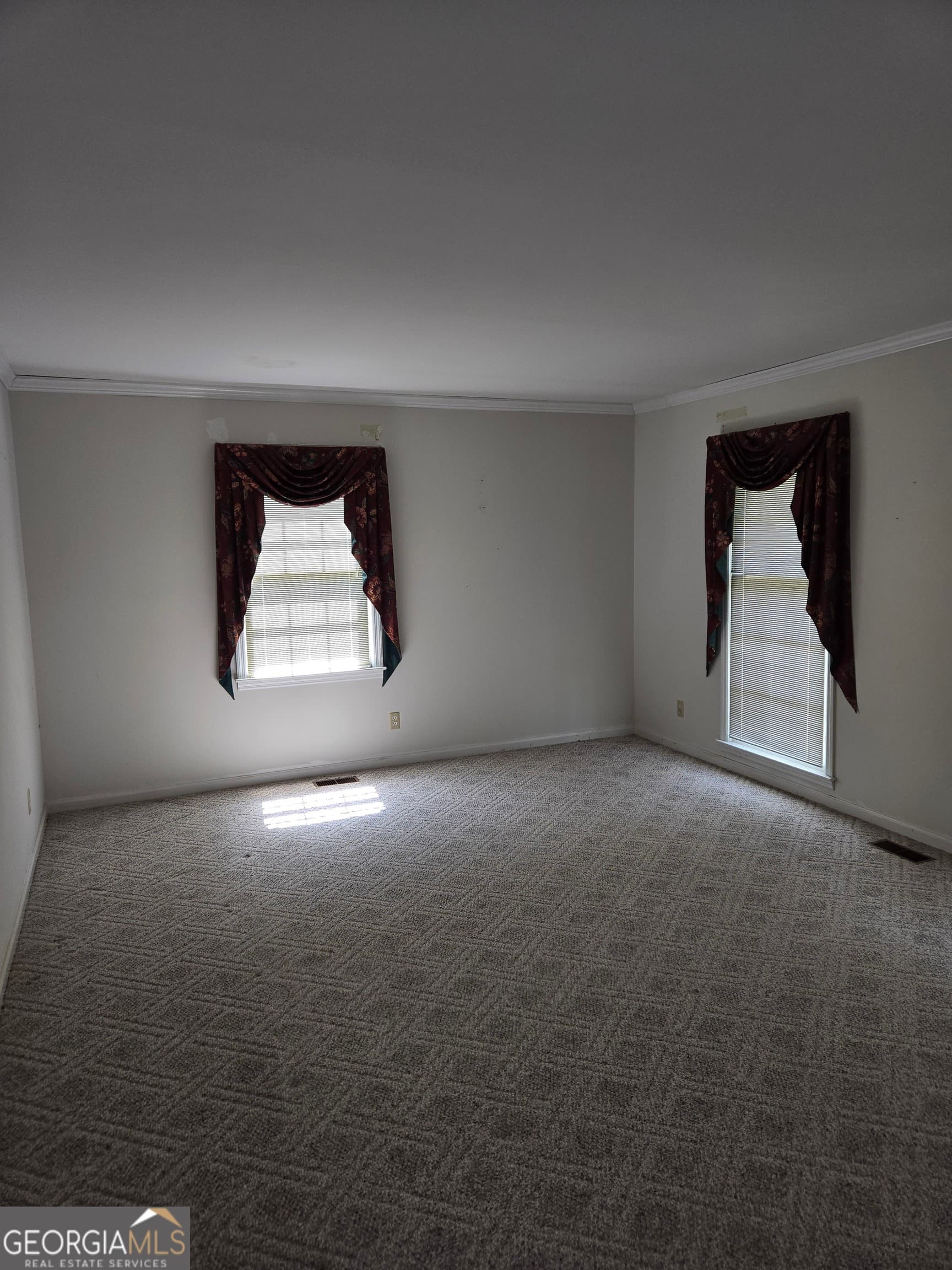 3 bedroom, 2 bathroom, 1,972 sq ft single family residence for sale at 101 Skyline Drive, Barnesville, GA 30204 — photo 10