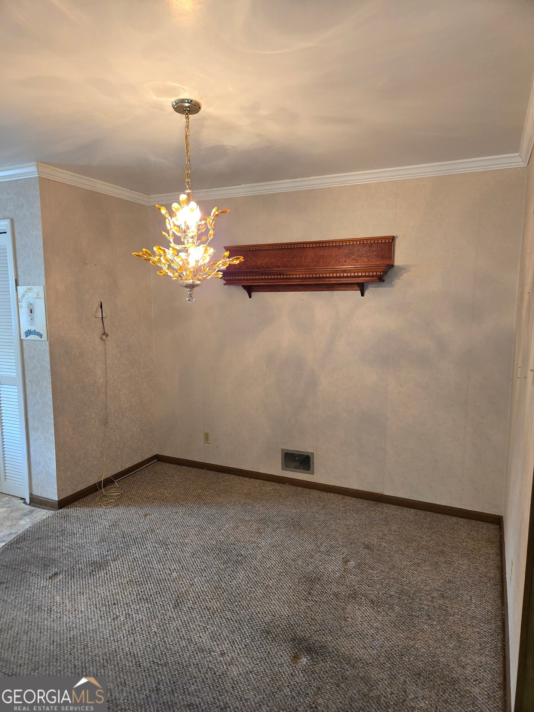 3 bedroom, 2 bathroom, 1,972 sq ft single family residence for sale at 101 Skyline Drive, Barnesville, GA 30204 — photo 8