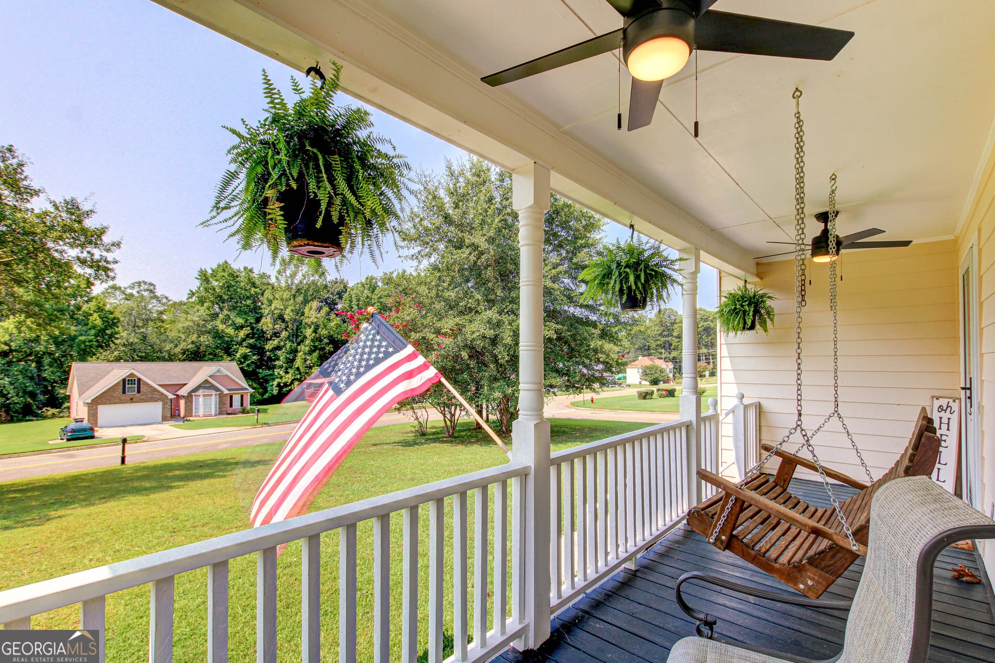 4 bedroom, 2 bathroom, 1,892 sq ft single family residence for sale at 121 Chariot Drive, Griffin, GA 30224 — photo 3