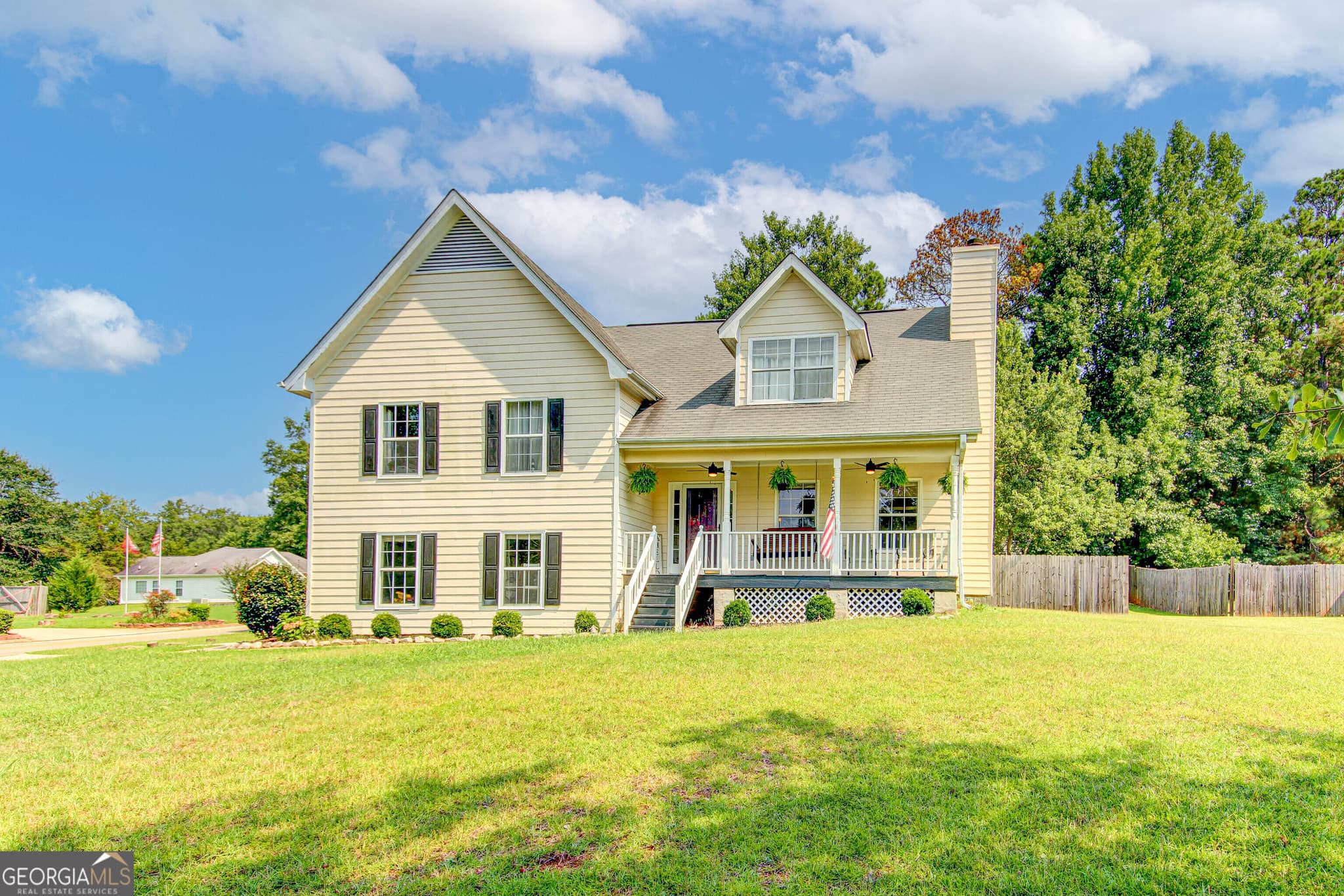 4 bedroom, 2 bathroom, 1,892 sq ft single family residence for sale at 121 Chariot Drive, Griffin, GA 30224 — photo 1 of 62