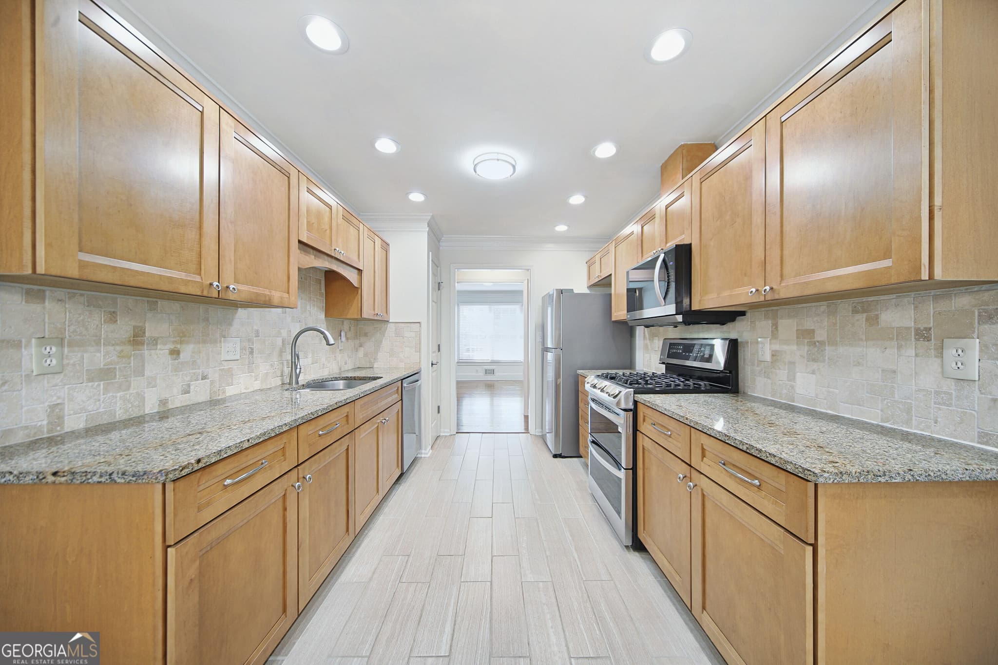 3 bedroom, 3 bathroom, 2,443 sq ft single family residence for sale at 3067 Hillsong Circle, Dacula, GA 30019 — photo 3