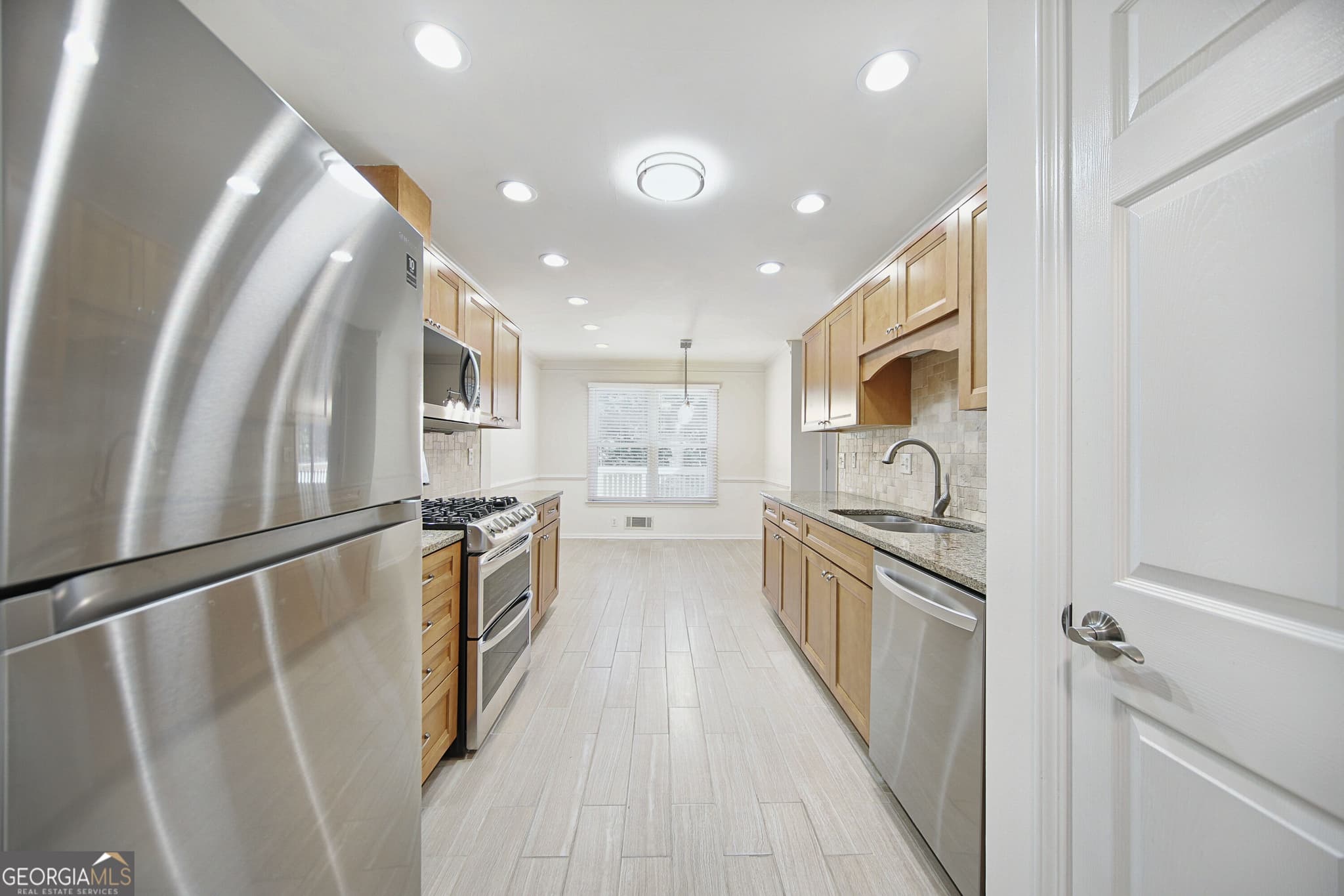 3 bedroom, 3 bathroom, 2,443 sq ft single family residence for sale at 3067 Hillsong Circle, Dacula, GA 30019 — photo 9