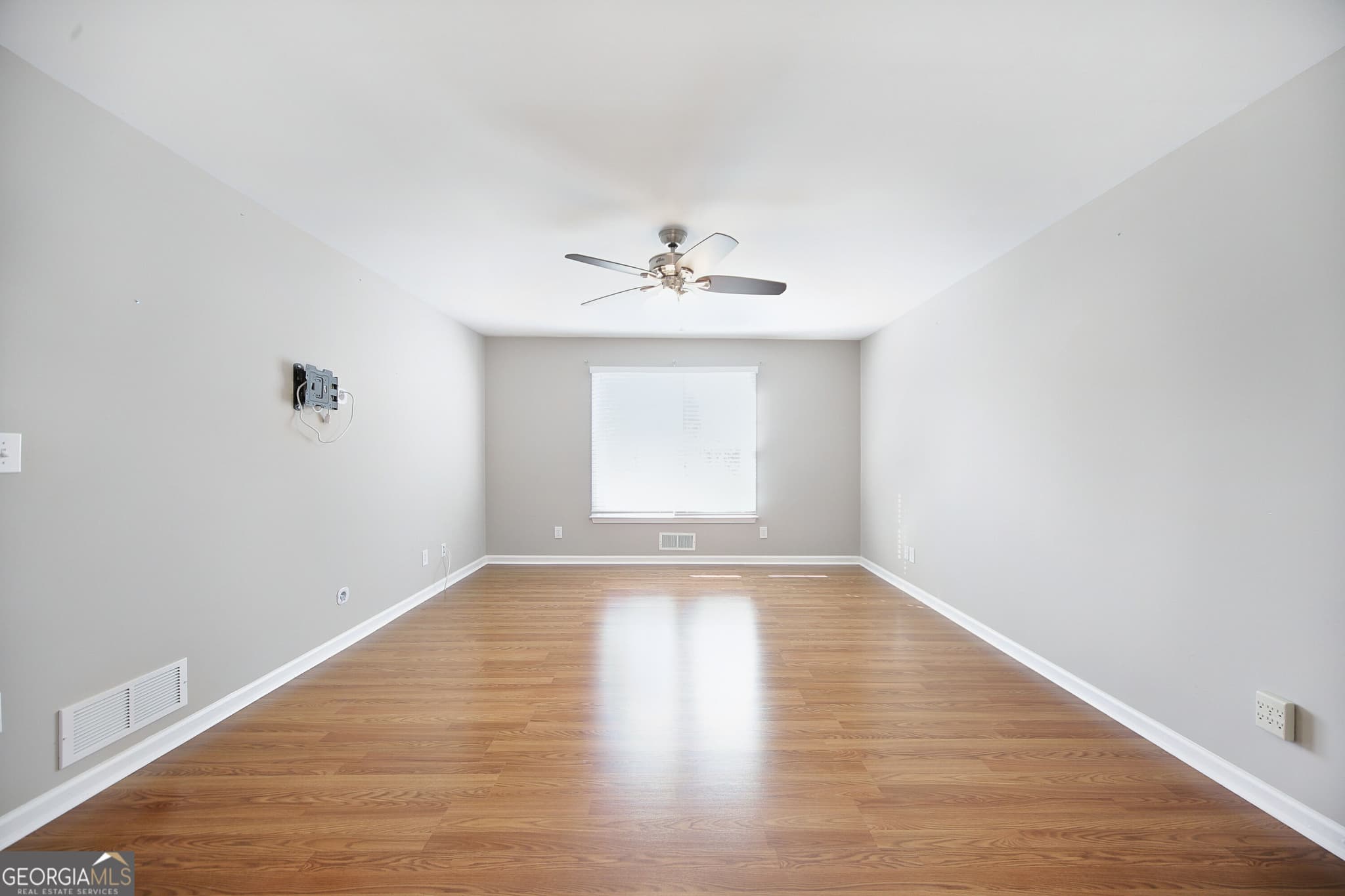 3 bedroom, 3 bathroom, 2,443 sq ft single family residence for sale at 3067 Hillsong Circle, Dacula, GA 30019 — photo 4