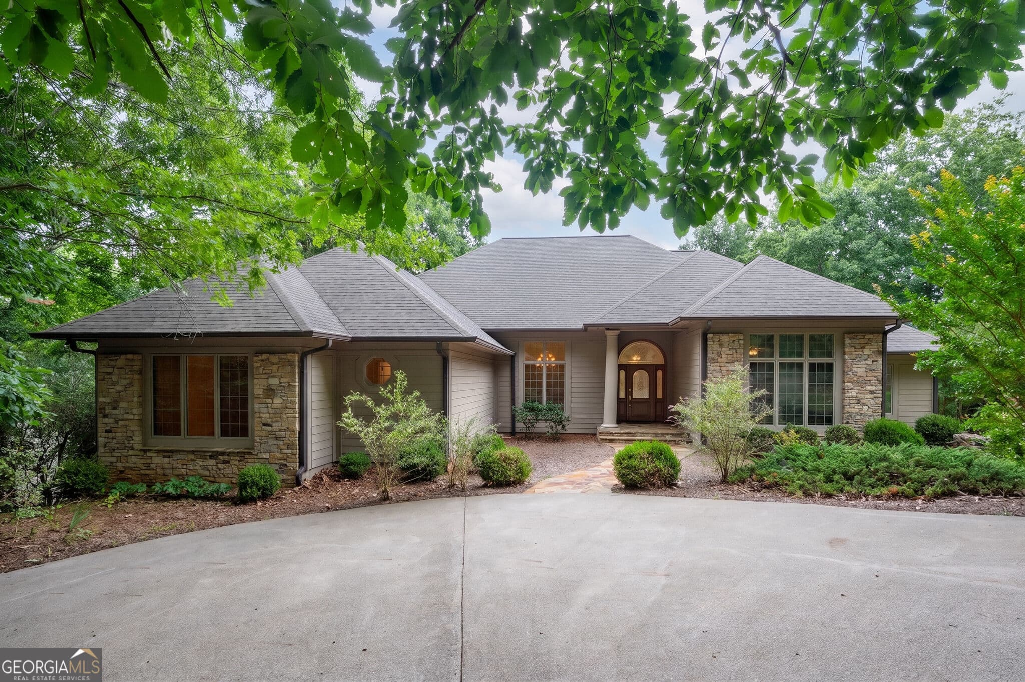 4 bedroom, 4.5 bathroom, 4,096 sq ft single family residence for sale at 267 Starcross Lane, Jasper, GA 30143