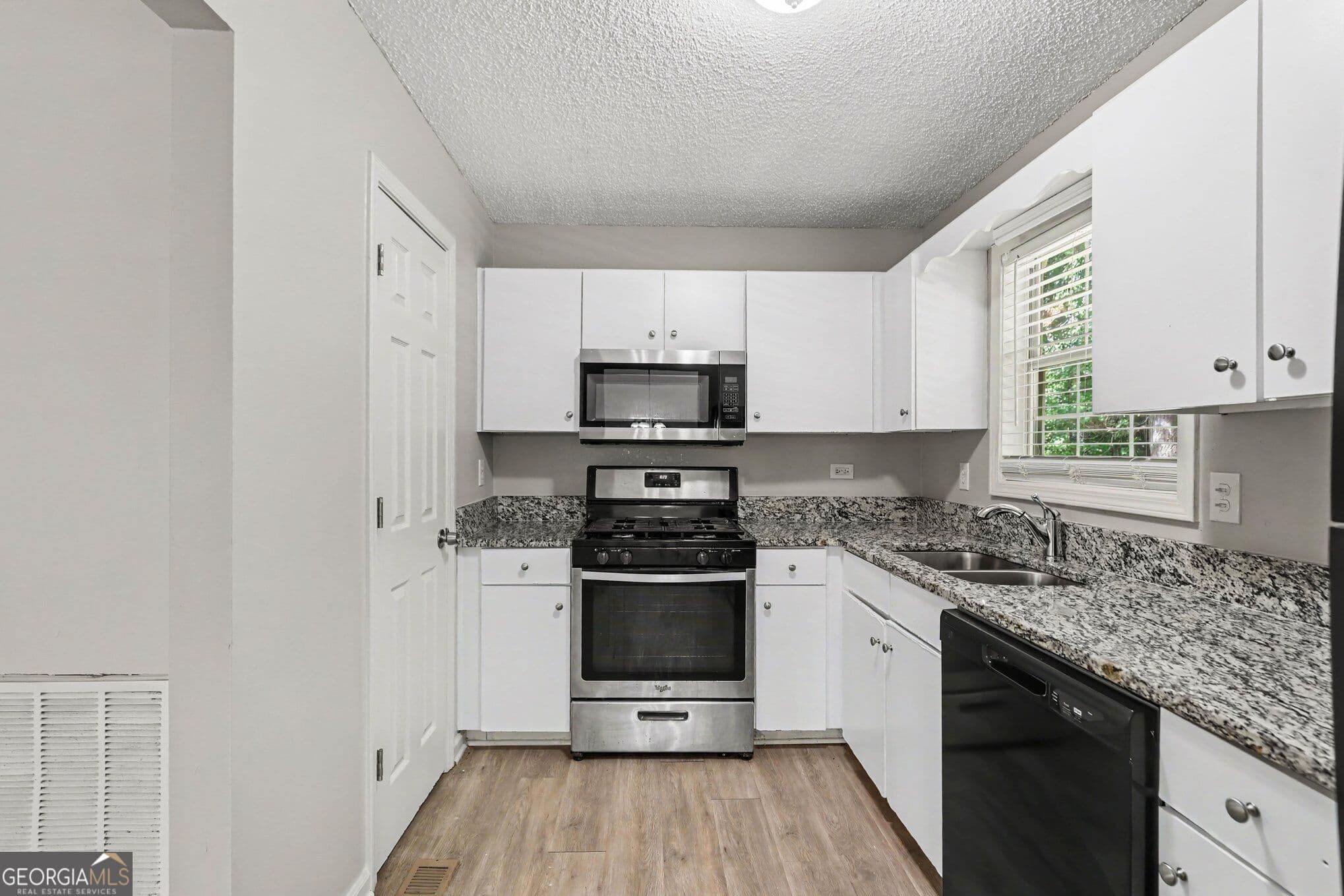 3 bedroom, 2 bathroom, 1,220 sq ft single family residence for sale at 303 Ivy Terrace Drive, Dallas, GA 30157 — photo 9