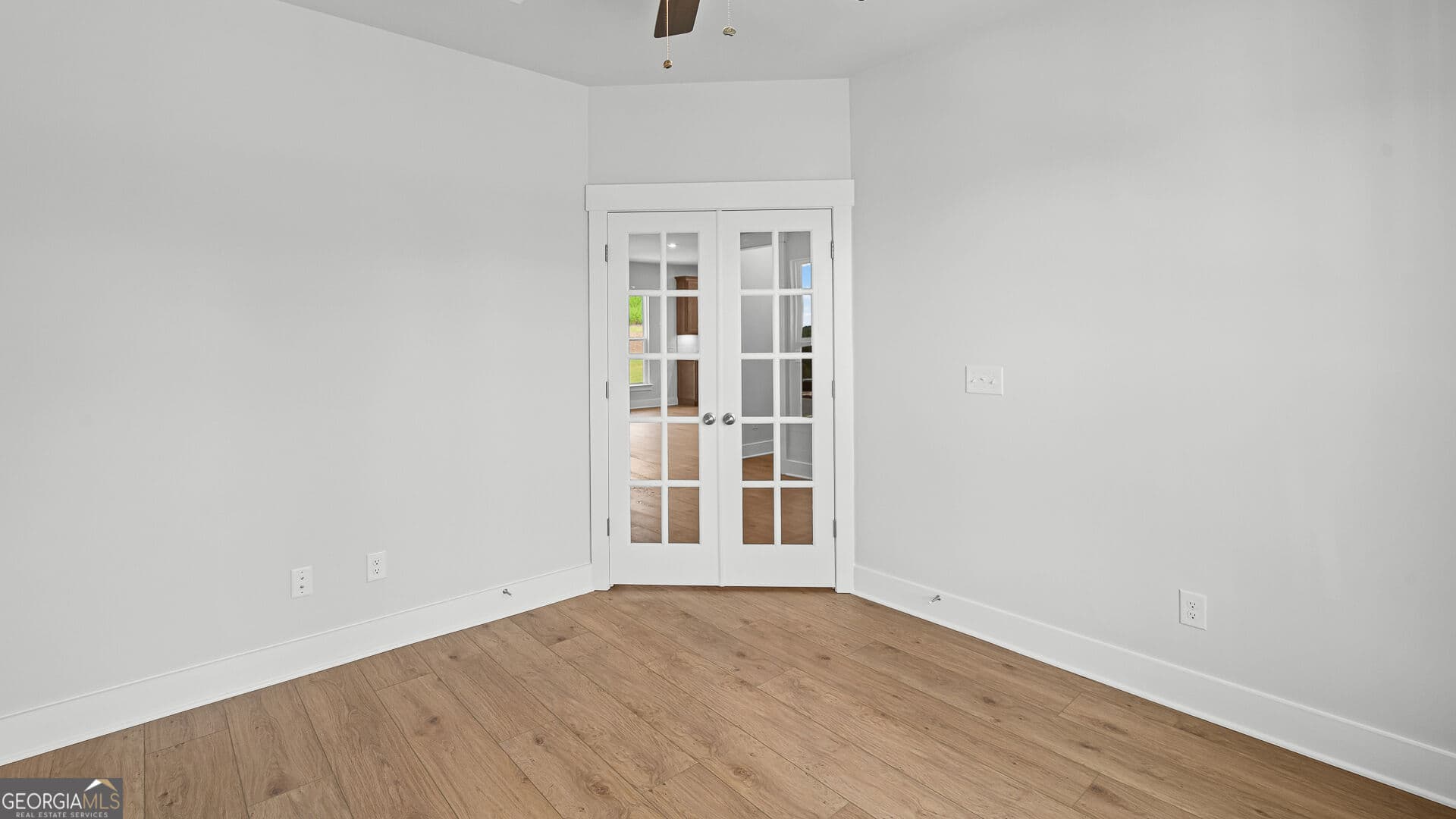 3 bedroom, 2.5 bathroom, 2,444 sq ft single family residence for sale at 4753 Sunburst Street, Flowery Branch, GA 30542 — photo 6