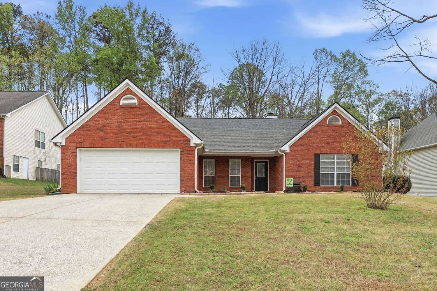 4 bedroom, 2 bathroom, 1,845 sq ft single family residence sold at 5989 Williamsport Drive, Flowery Branch, GA 30542