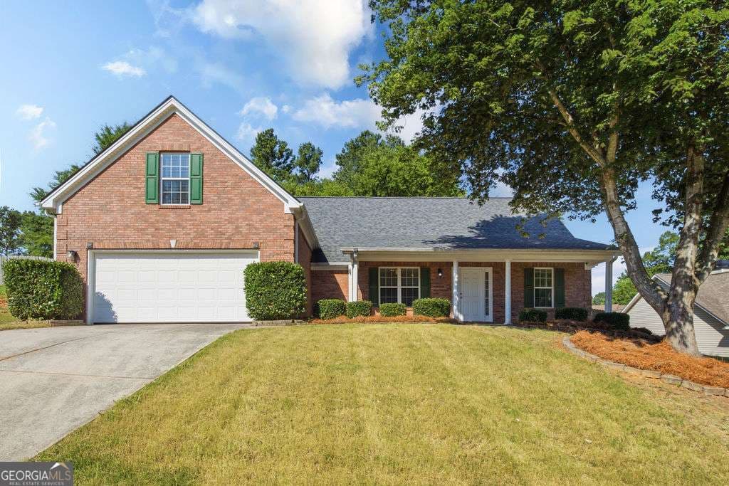 4 bedroom, 3.5 bathroom, 2,158 sq ft single family residence for sale at 1095 Jasmine Drive, Jefferson, GA 30549 — photo 2