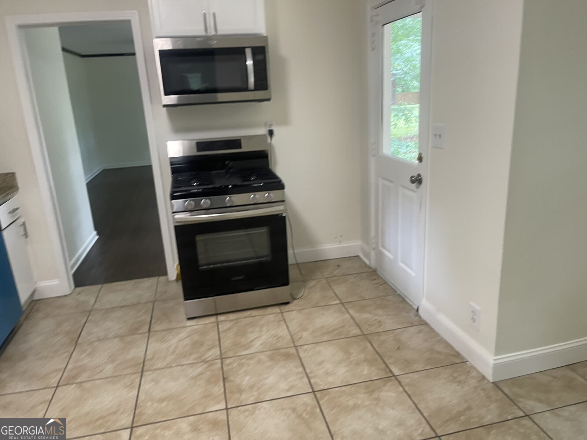 4 bedroom, 2 bathroom, 1,616 sq ft single family residence for sale at 1321 SNAPFINGER Road, Decatur, GA 30032 — photo 2