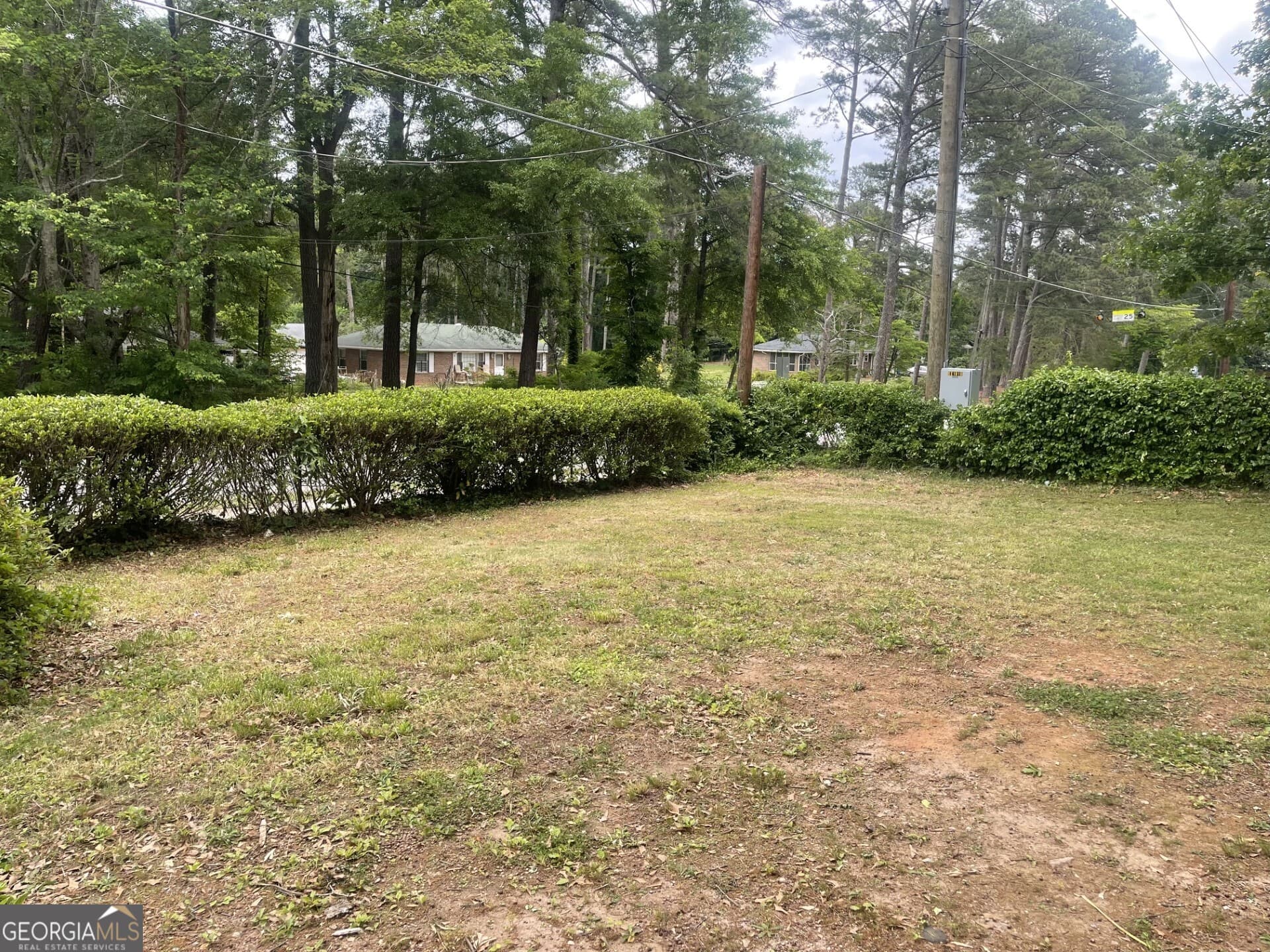 4 bedroom, 2 bathroom, 1,616 sq ft single family residence for sale at 1321 SNAPFINGER Road, Decatur, GA 30032 — photo 6