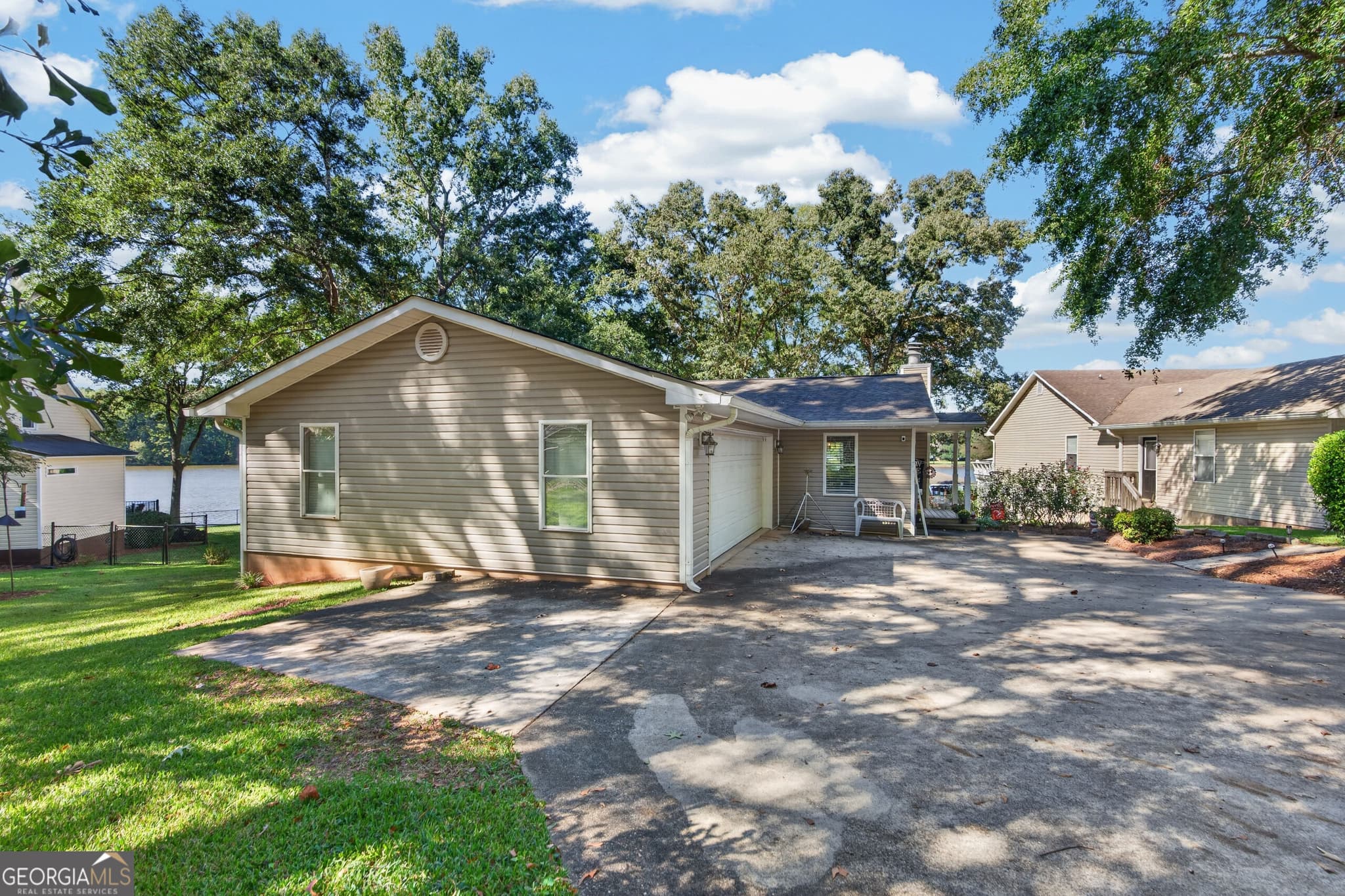 3 bedroom, 2.5 bathroom single family residence for sale at 174 Honeysuckle Road, Milledgeville, GA 31061 — photo 1 of 43