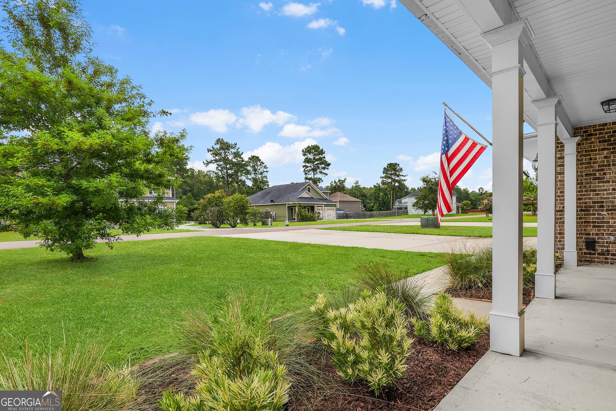 4 bedroom, 3 bathroom, 3,084 sq ft single family residence for sale at 180 Kerry Drive, Richmond Hill, GA 31324 — photo 6