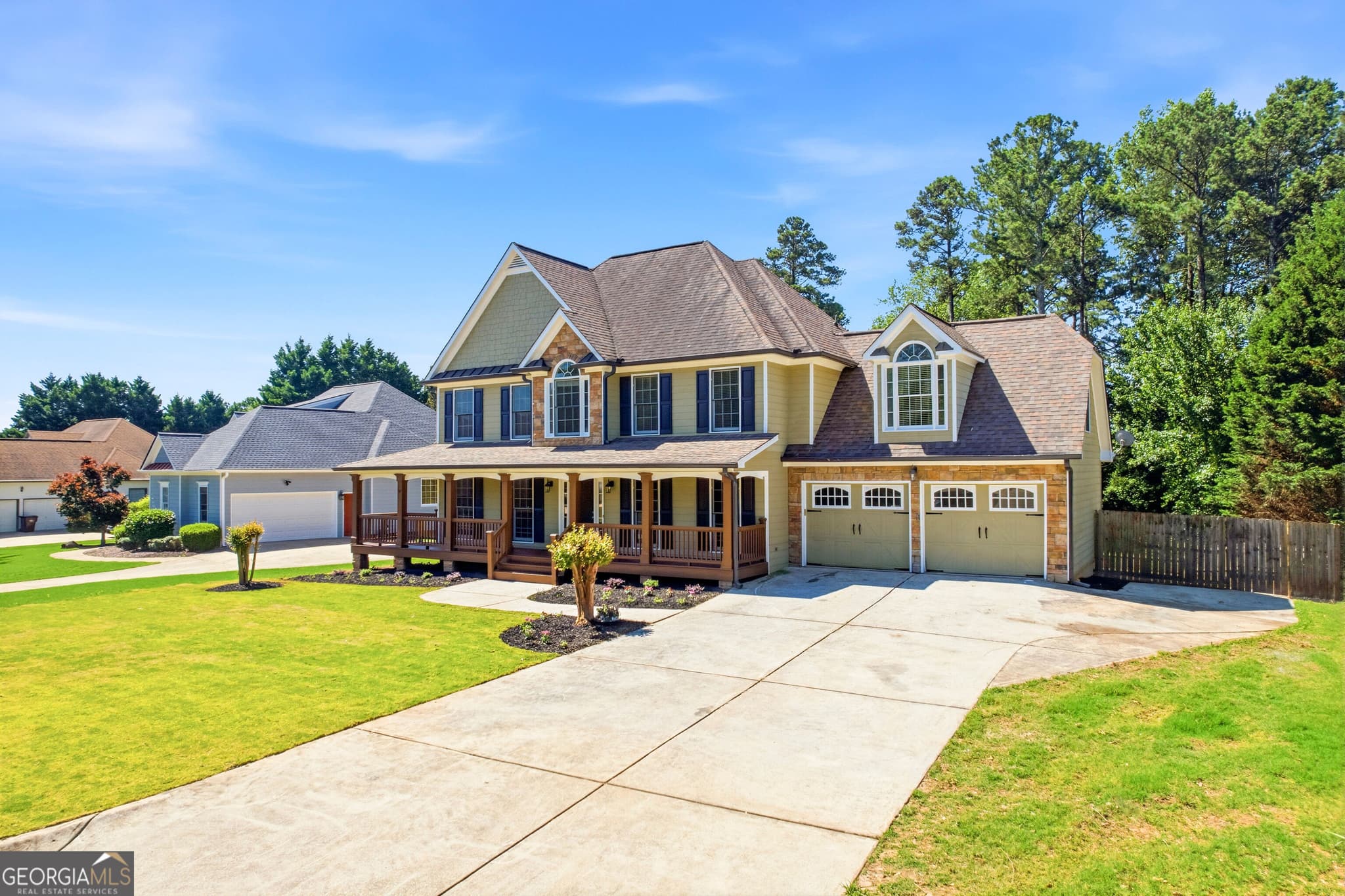 4 bedroom, 2.5 bathroom, 2,300 sq ft single family residence sold at 125 W Chestnut Way, Dallas, GA 30132