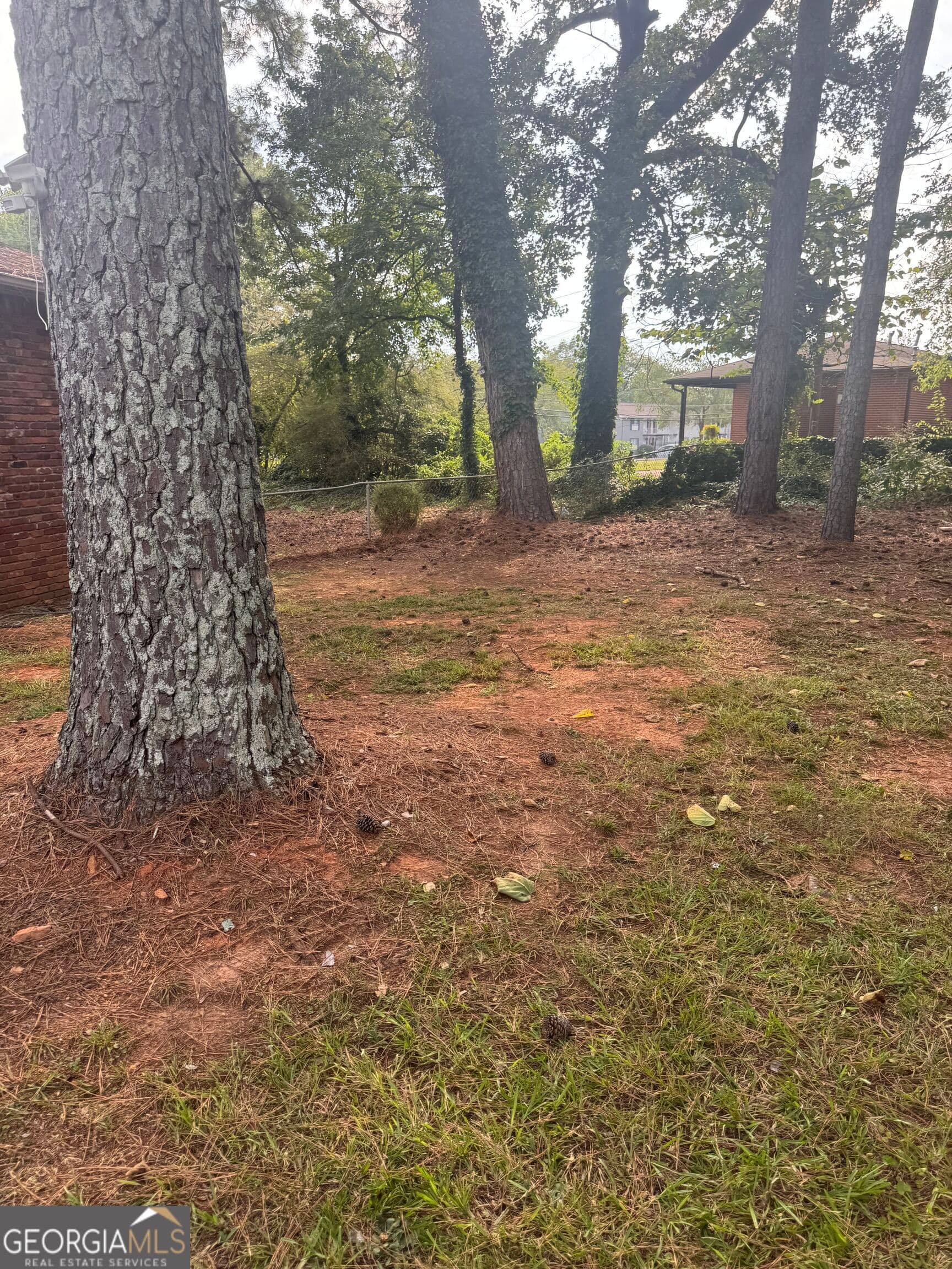 3 bedroom, 2 bathroom, 1,141 sq ft single family residence for sale at 3530 Kenland Road, Smyrna, GA 30082 — photo 5