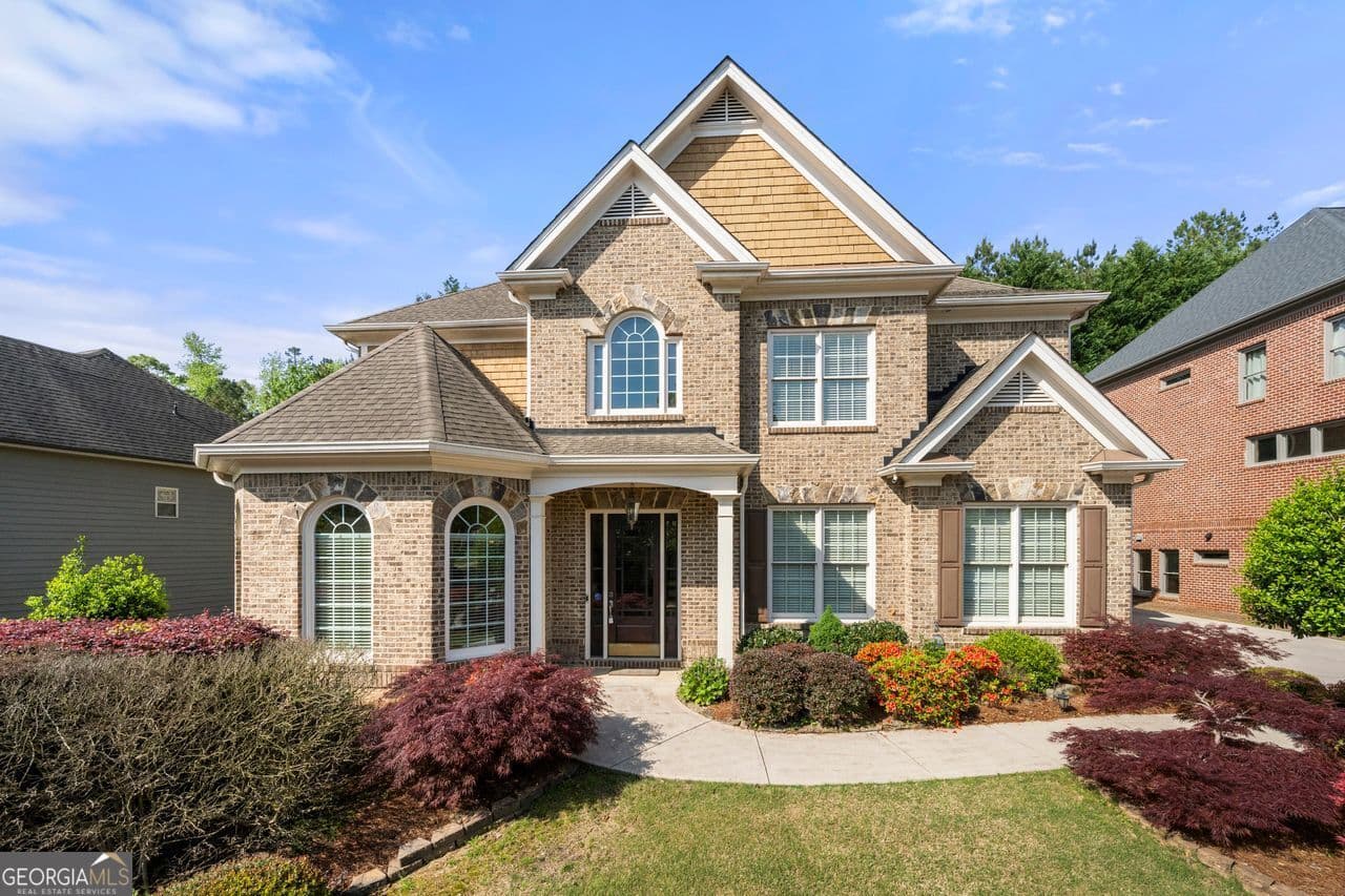 5 bedroom, 3 bathroom, 3,730 sq ft single family residence sold at 6318 SUNSHINE COVE Lane, Buford, GA 30518