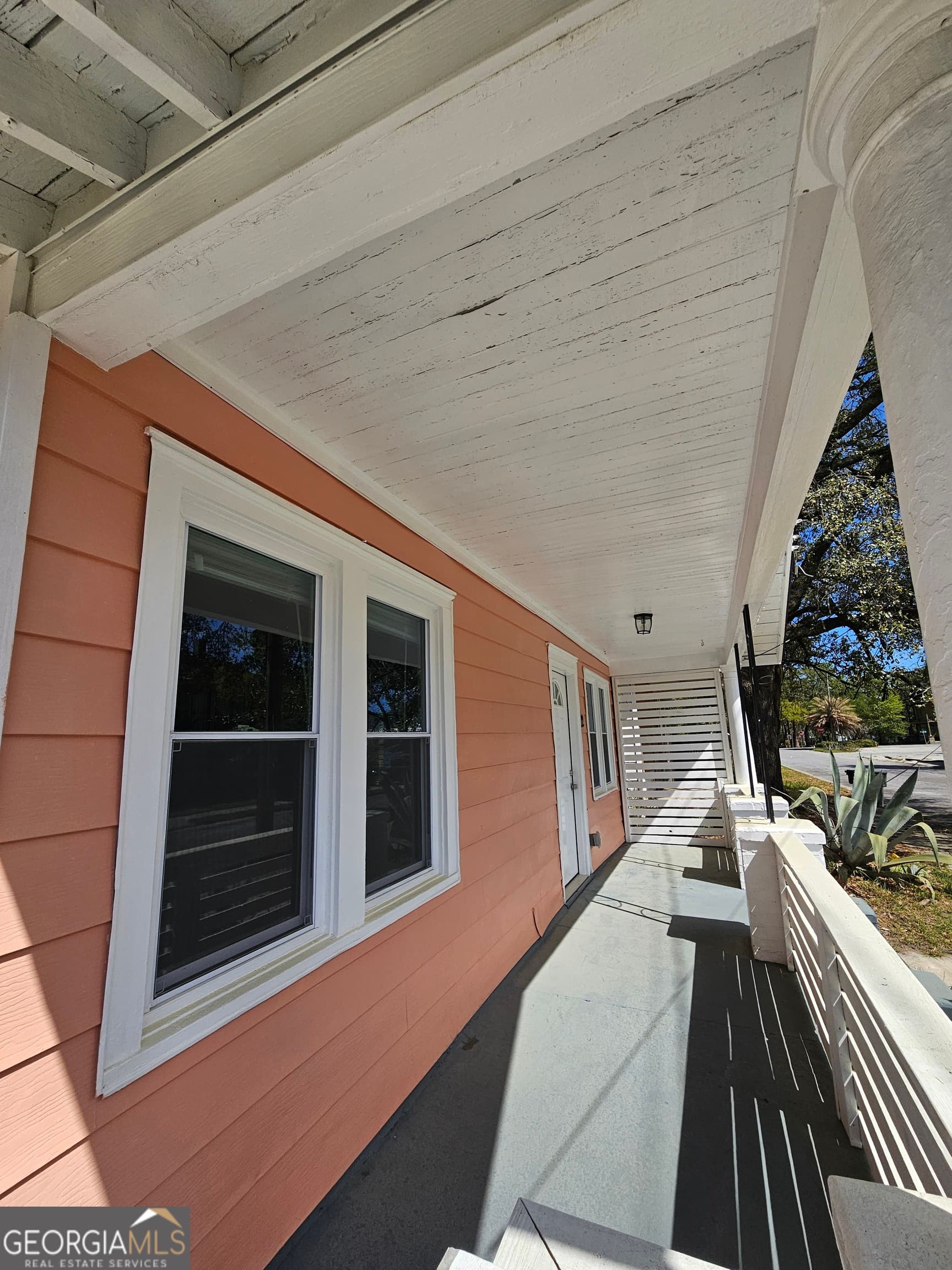 4 bedroom, 2 bathroom, 1,575 sq ft single family residence for sale at 22 W 59th Street, Savannah, GA 31405 — photo 2