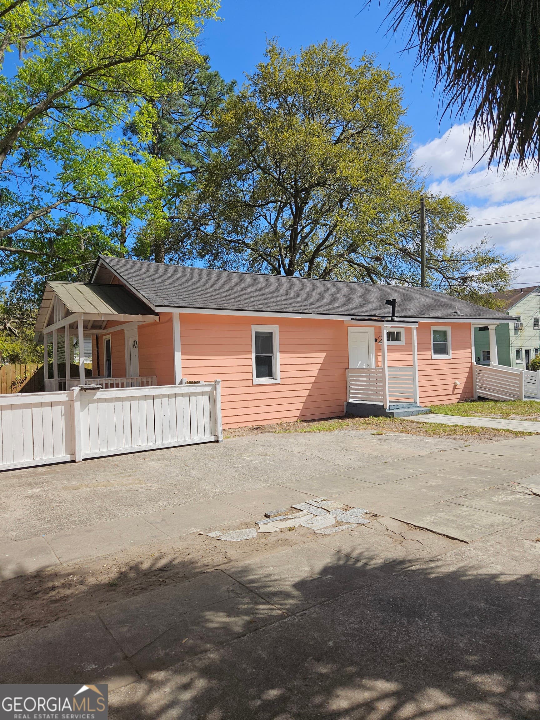 4 bedroom, 2 bathroom, 1,575 sq ft single family residence for sale at 22 W 59th Street, Savannah, GA 31405 — photo 6