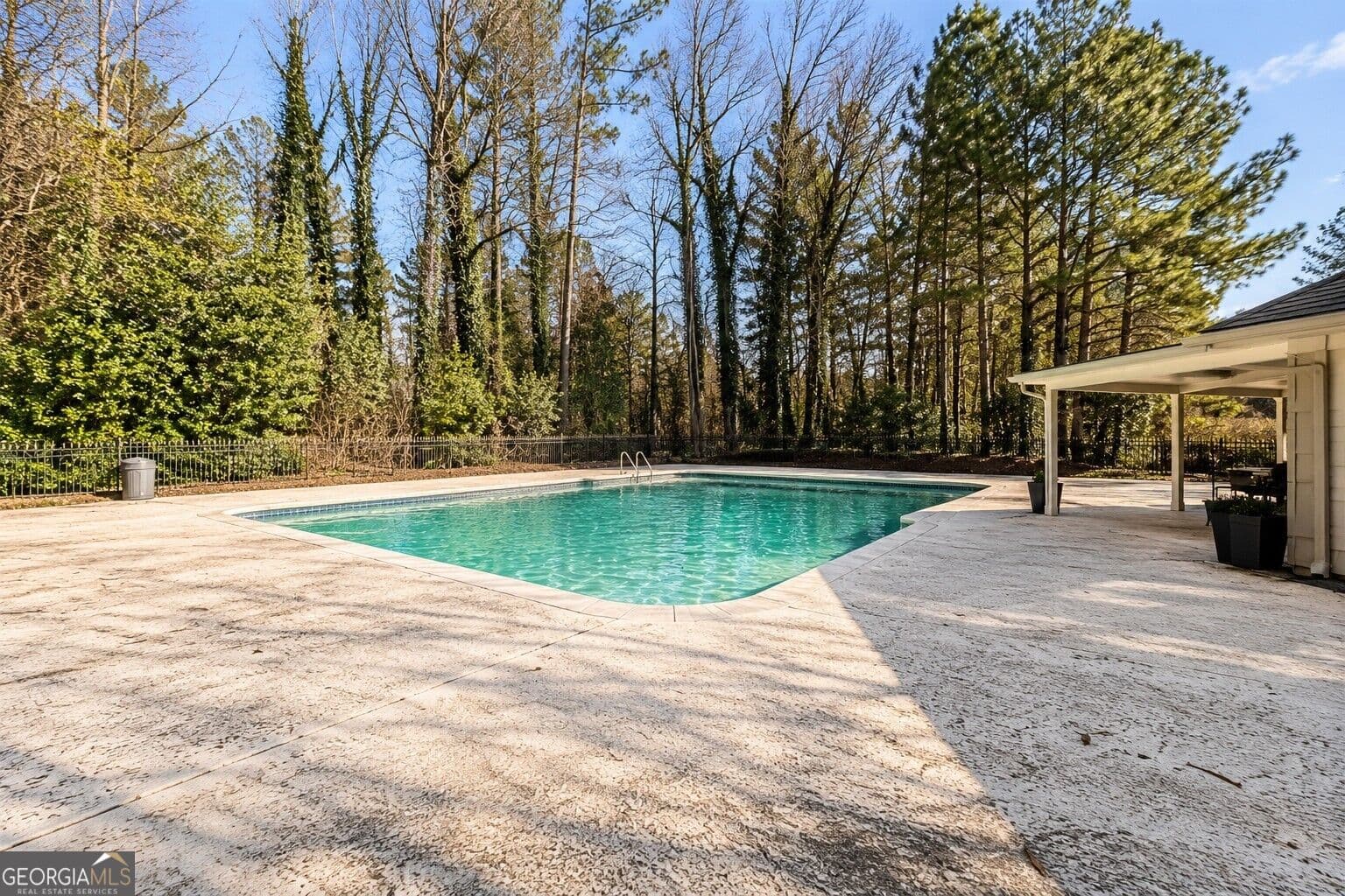 2 bedroom, 2 bathroom, 1,249 sq ft condominium for sale at 1202 Pine Heights Drive, Atlanta, GA 30324 — photo 7