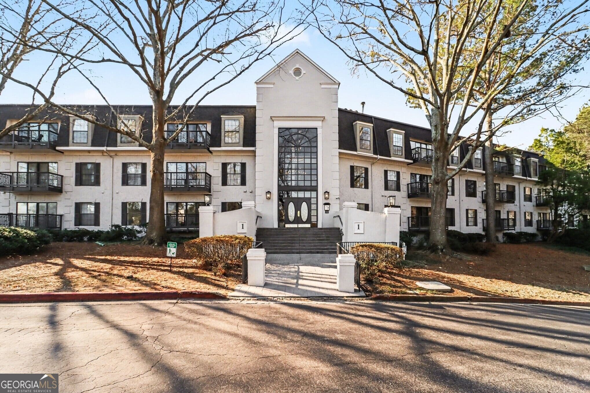 2 bedroom, 2 bathroom, 1,249 sq ft condominium for sale at 1202 Pine Heights Drive, Atlanta, GA 30324 — photo 9