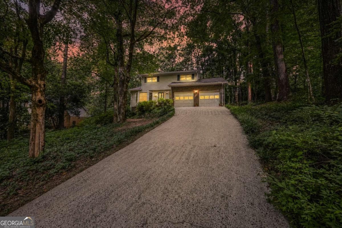 3 bedroom, 2.5 bathroom, 2,008 sq ft single family residence sold at 4649 Montauk Road, Lilburn, GA 30047