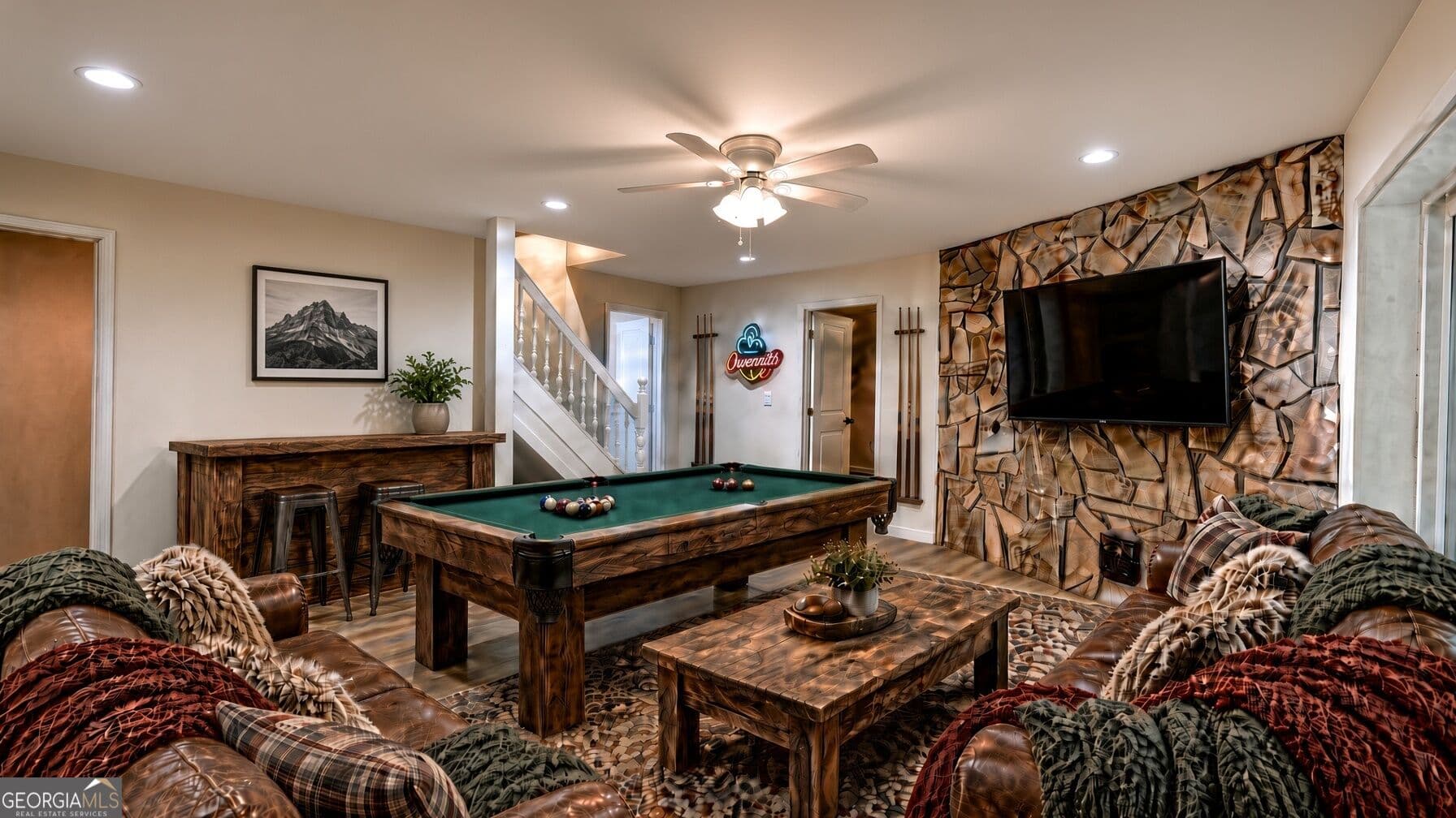 5 bedroom, 3 bathroom, 2,328 sq ft cabin,single family residence for sale at 198 Big Rock Drive, Hayesville, NC 28904 — photo 6
