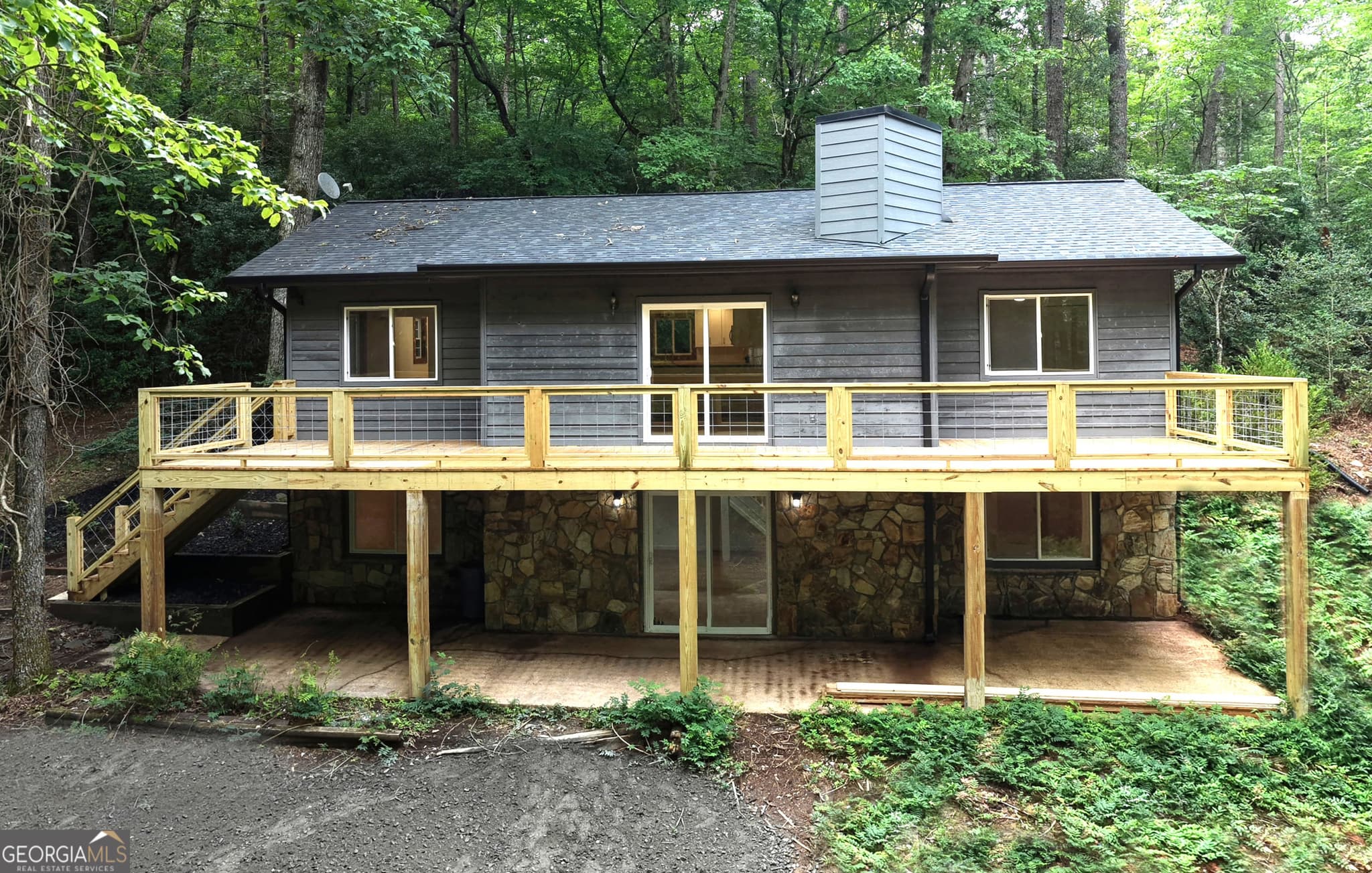 5 bedroom, 3 bathroom, 2,328 sq ft cabin,single family residence for sale at 198 Big Rock Drive, Hayesville, NC 28904 — photo 7