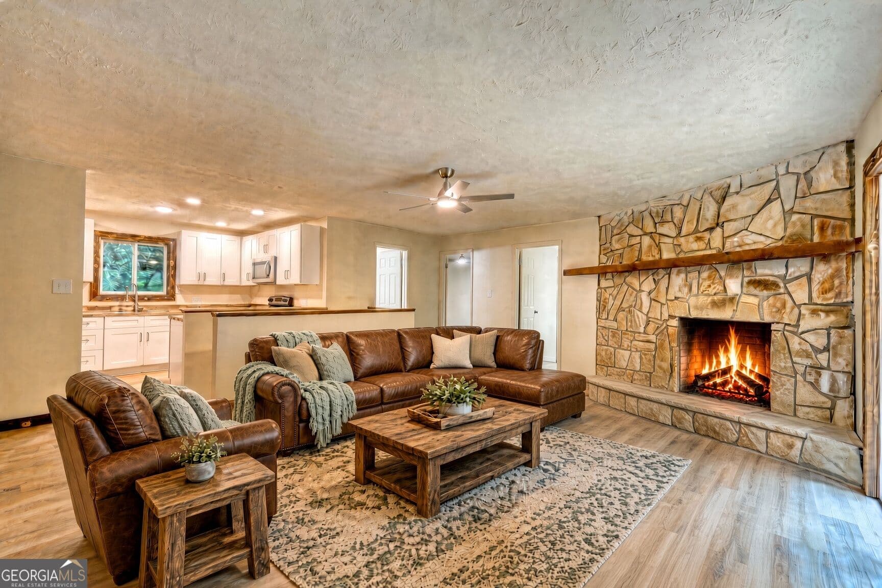 5 bedroom, 3 bathroom, 2,328 sq ft cabin,single family residence for sale at 198 Big Rock Drive, Hayesville, NC 28904 — photo 3