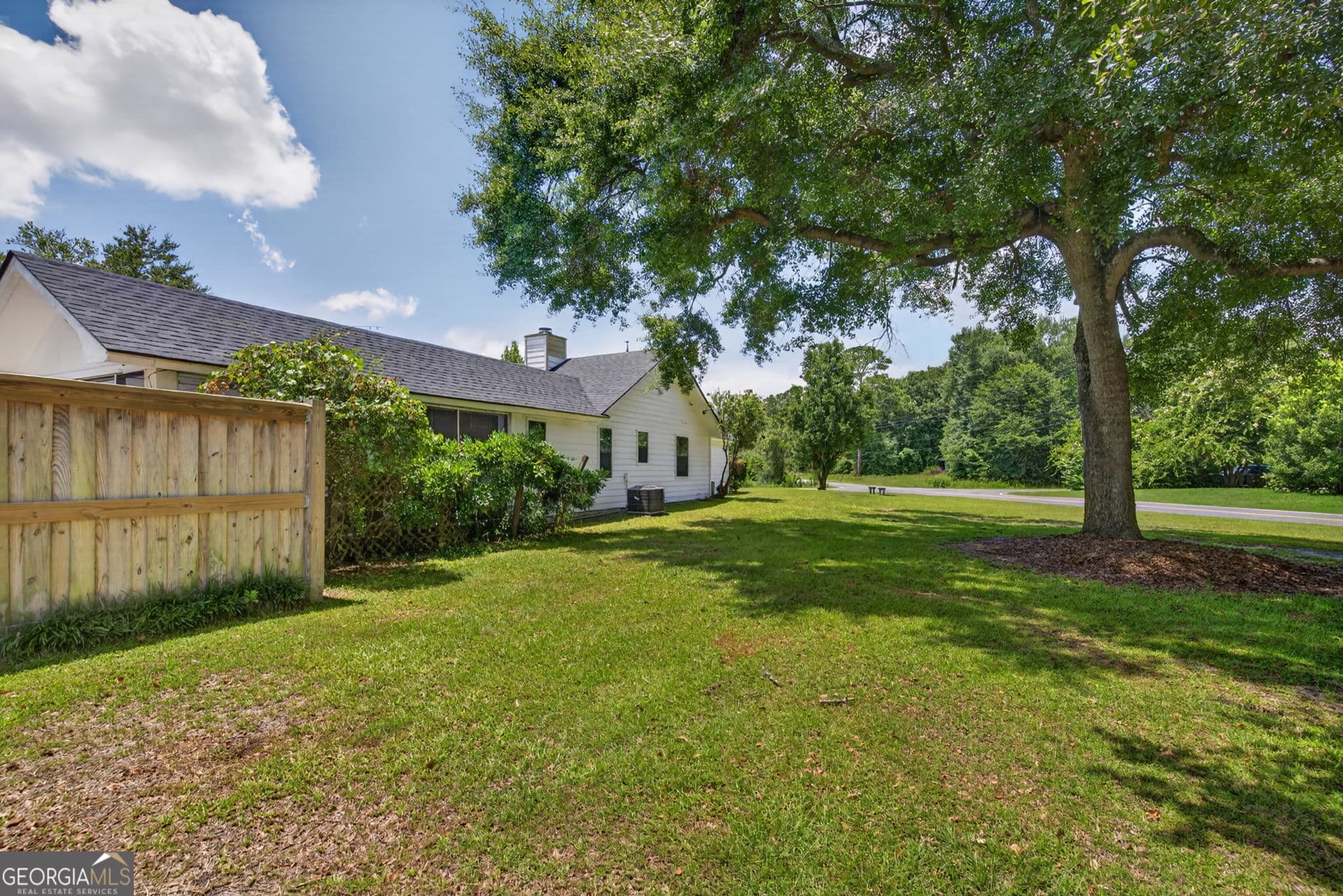 3 bedroom, 2 bathroom, 1,620 sq ft single family residence for sale at 385 Lemans Drive, Bloomingdale, GA 31302 — photo 6